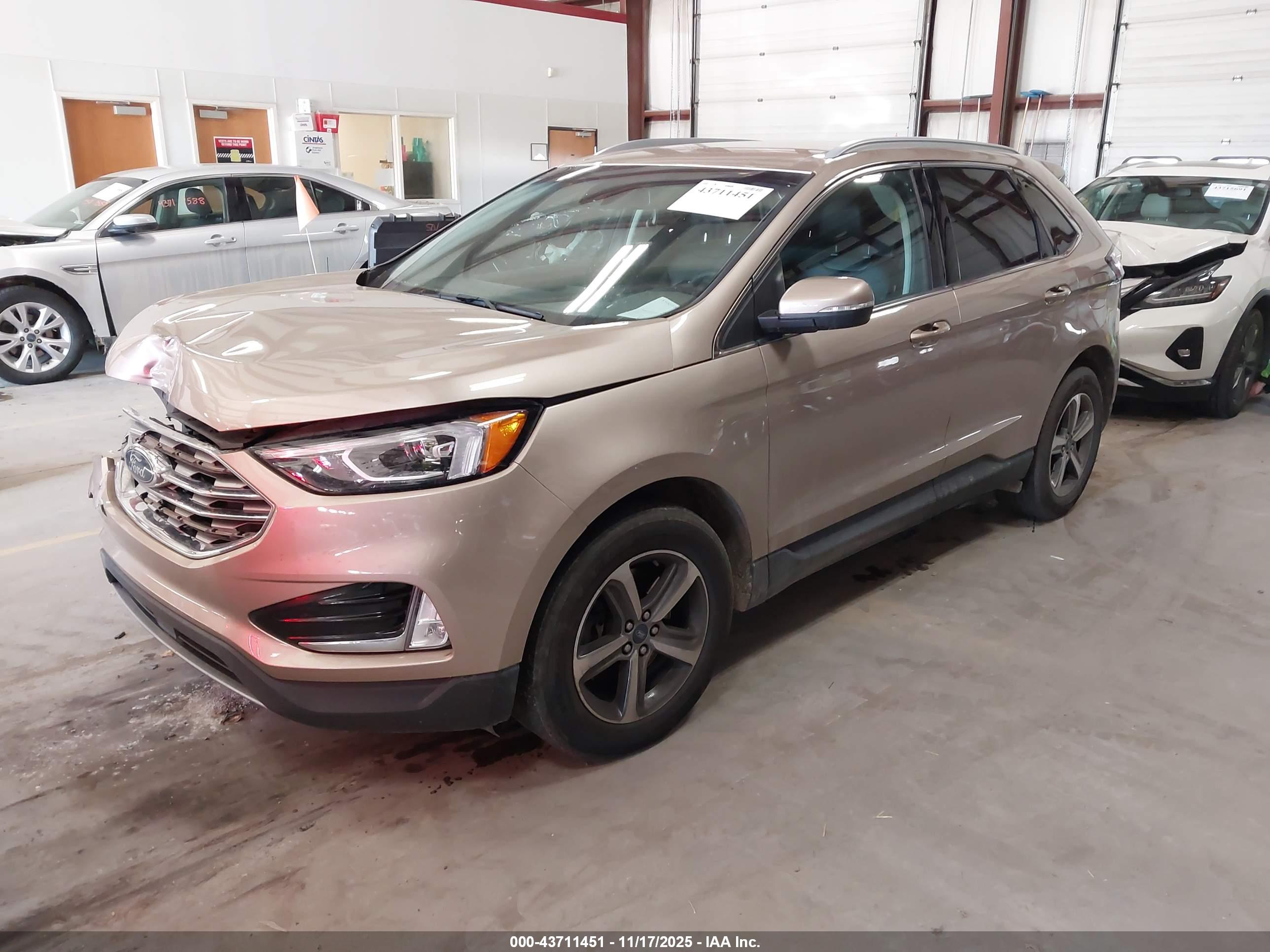 FORD EDGE image 2