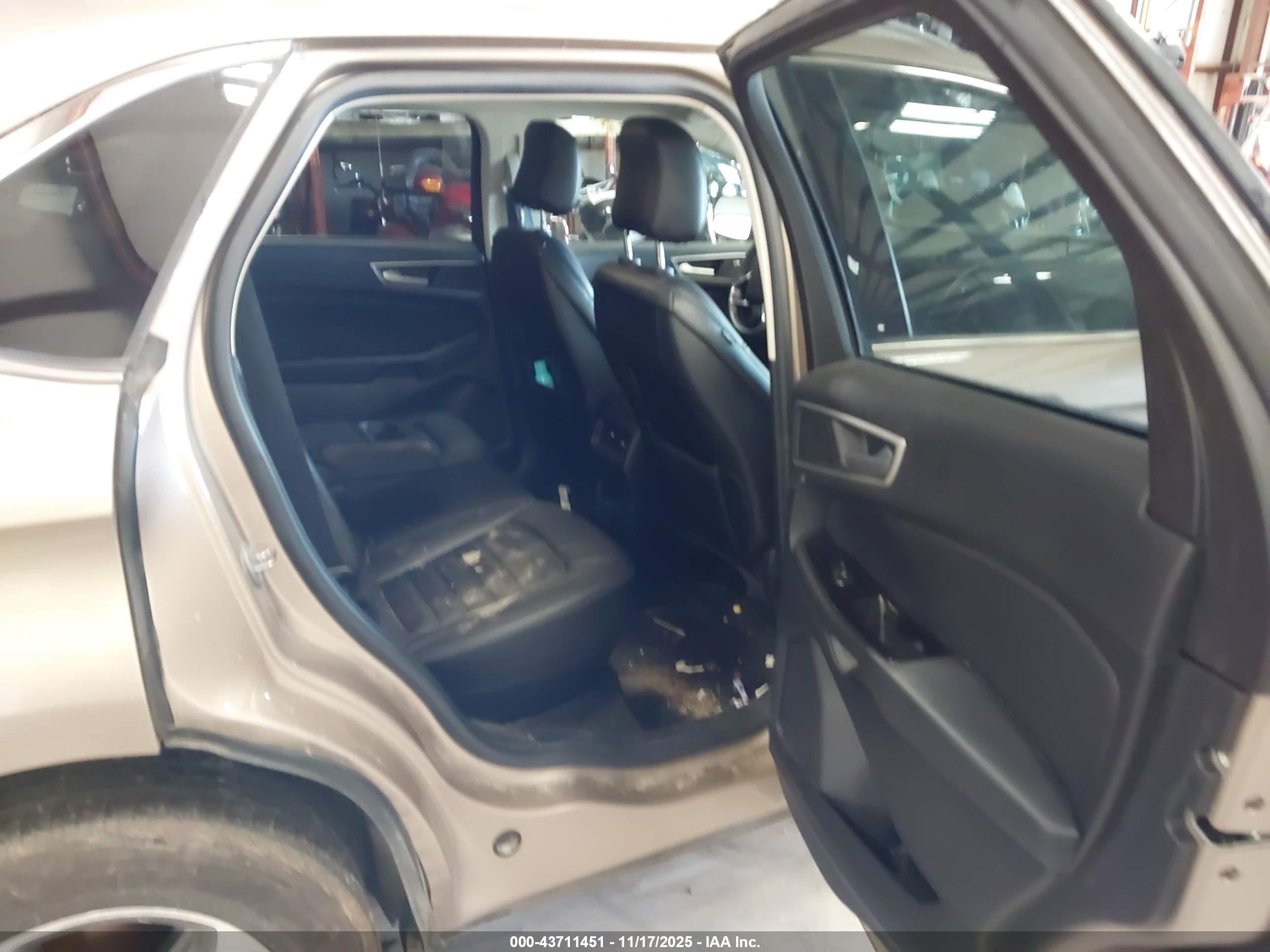 FORD EDGE image 8