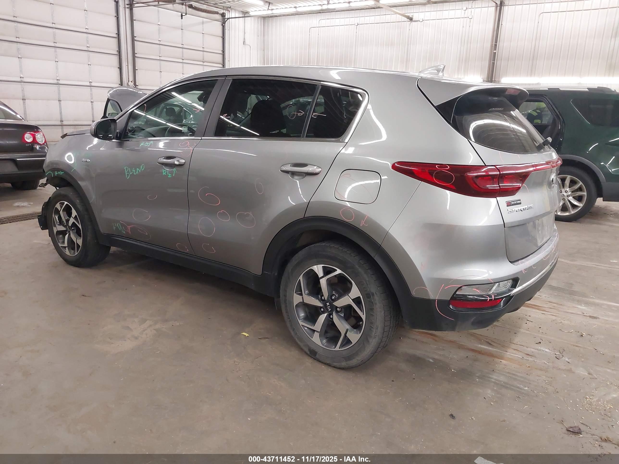 KIA SPORTAGE image 3