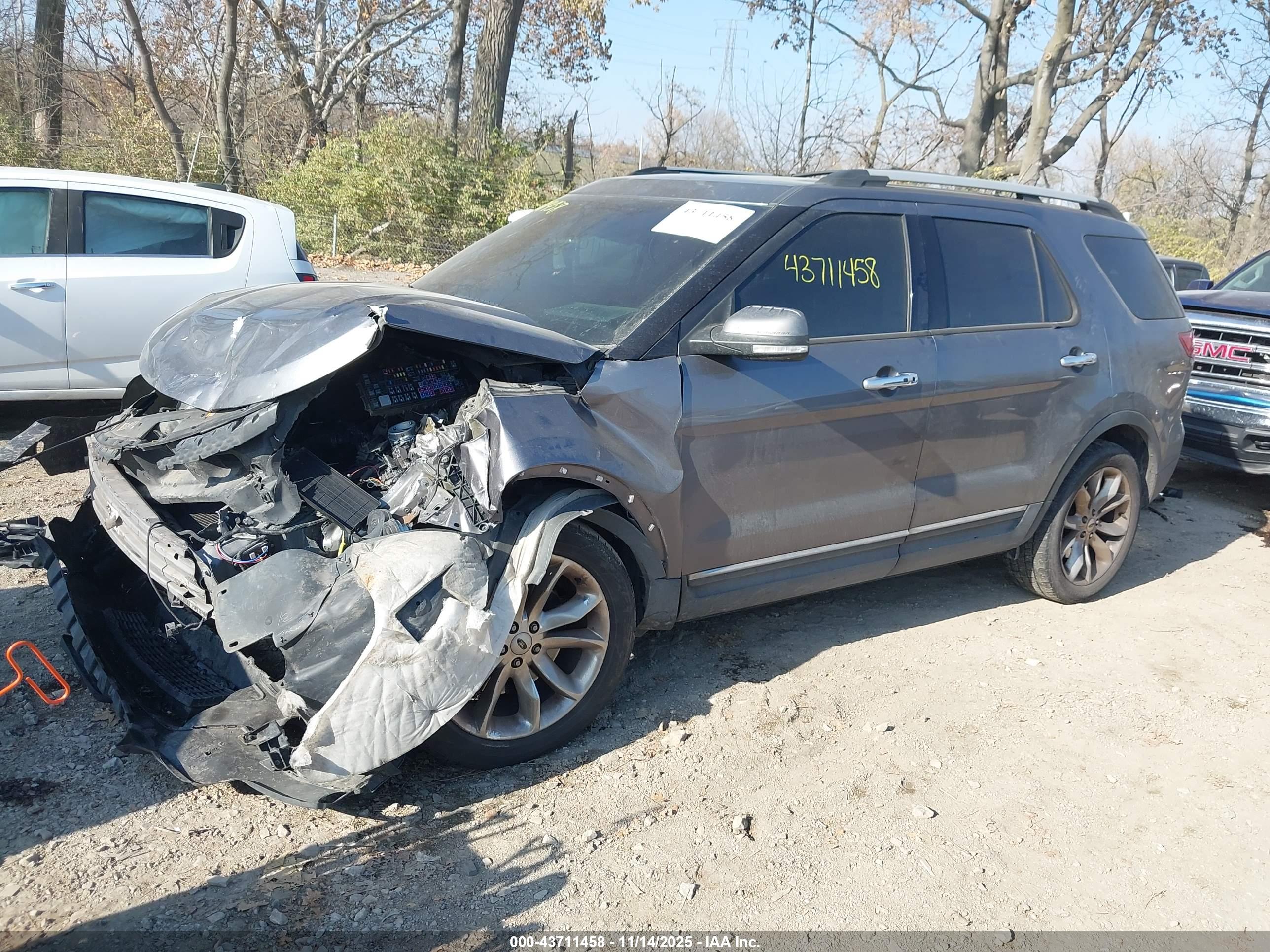 FORD EXPLORER image 2