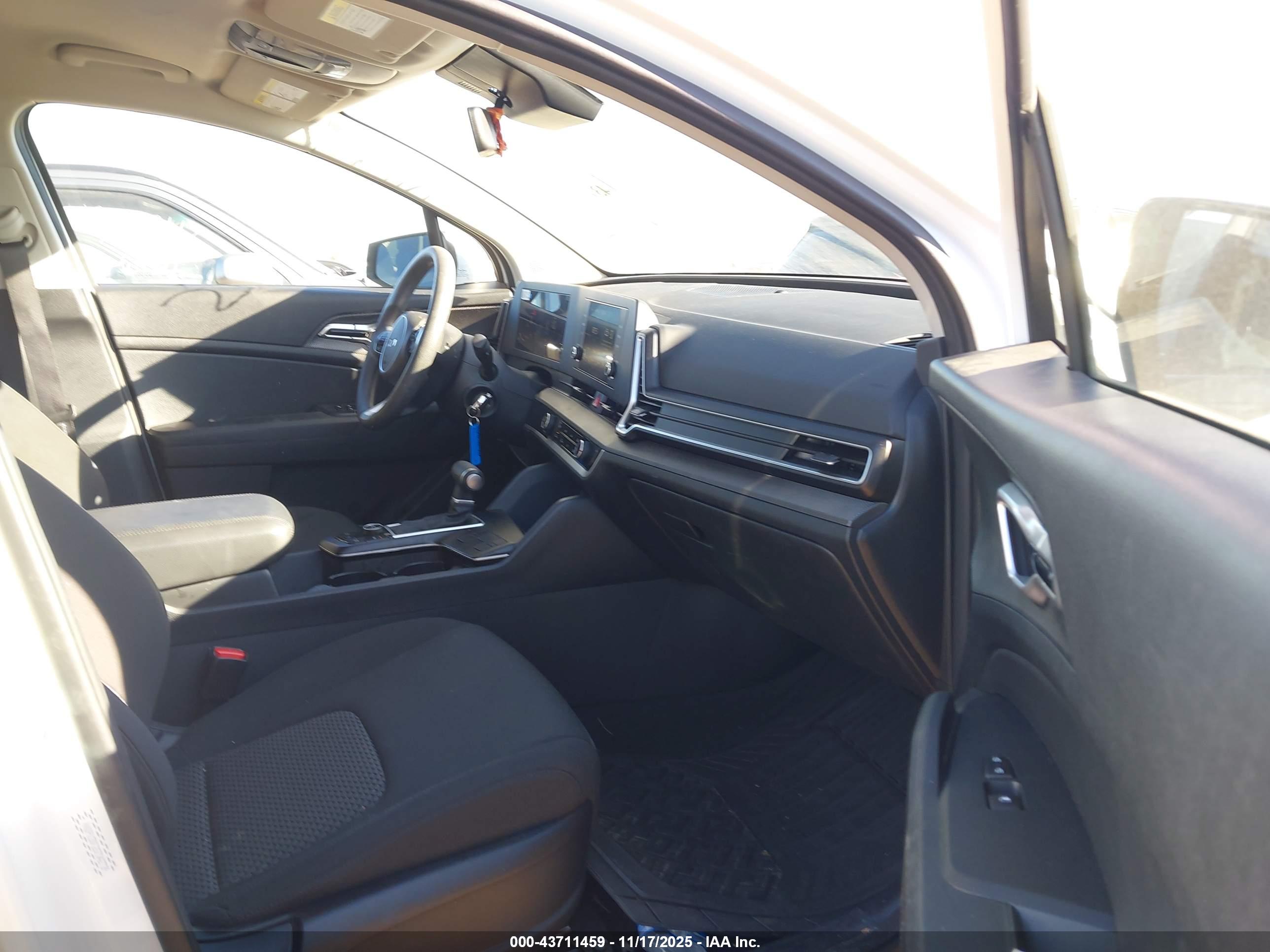KIA SPORTAGE image 5
