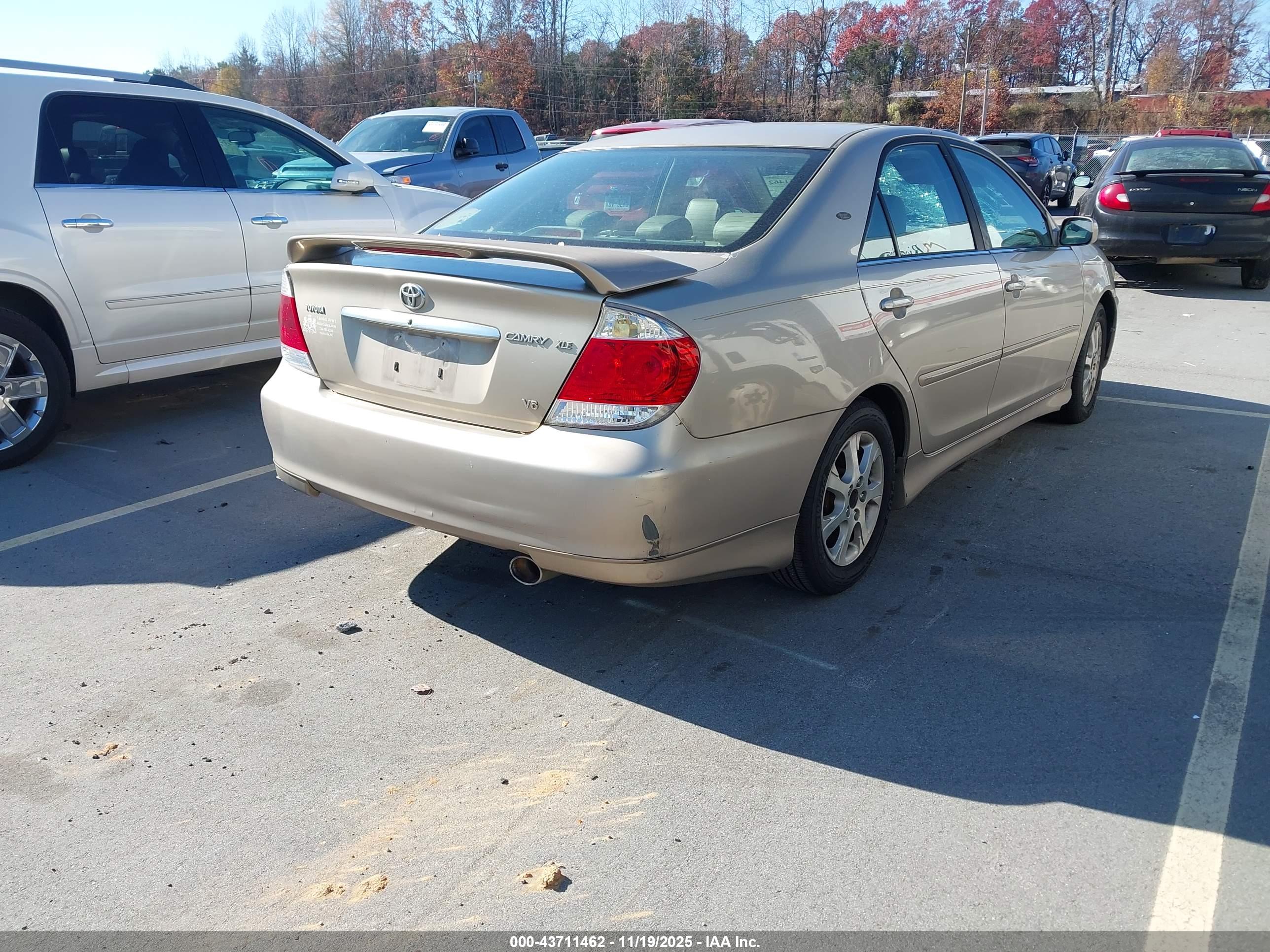 TOYOTA CAMRY image 4