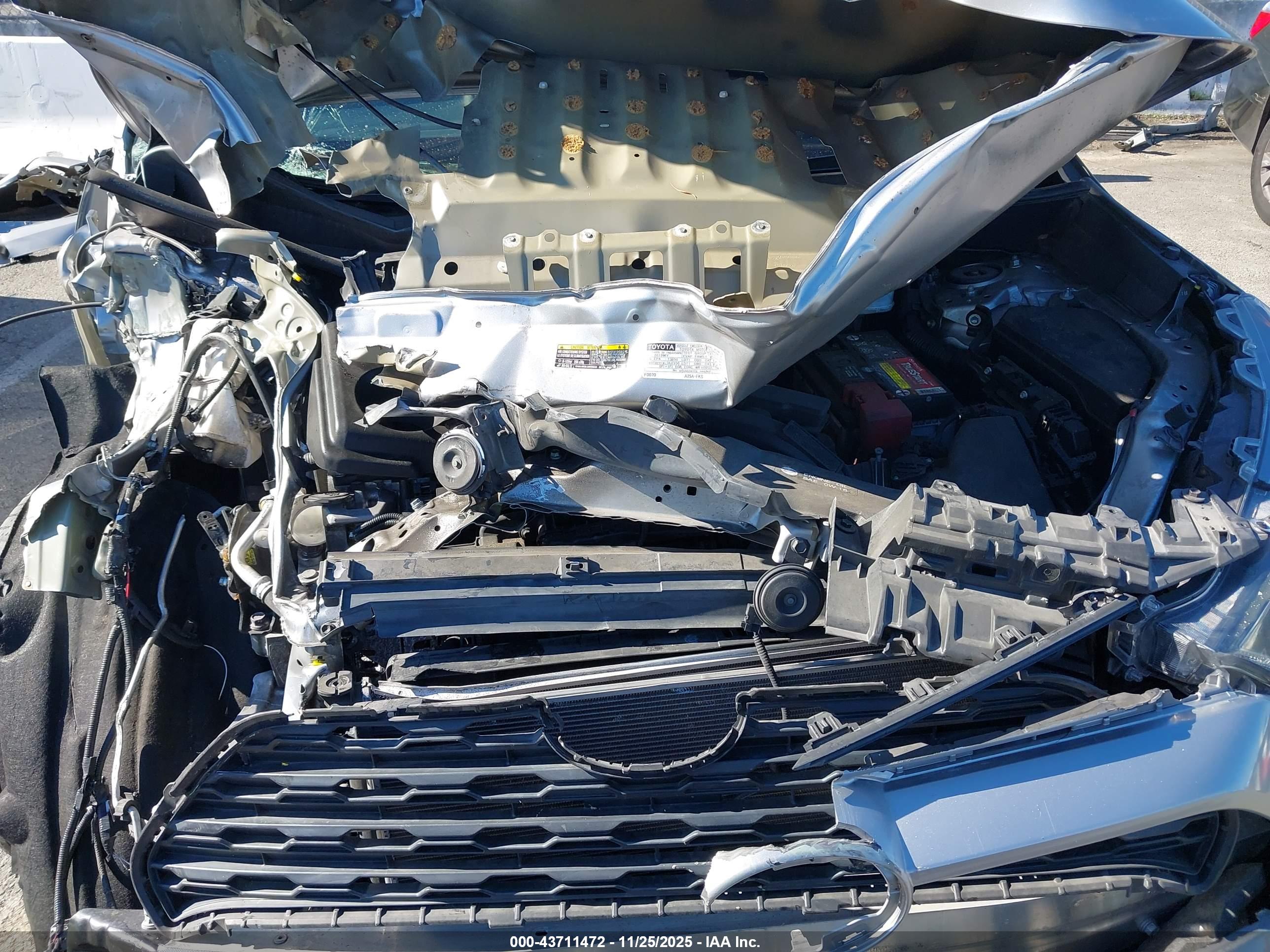 TOYOTA RAV4 image 10