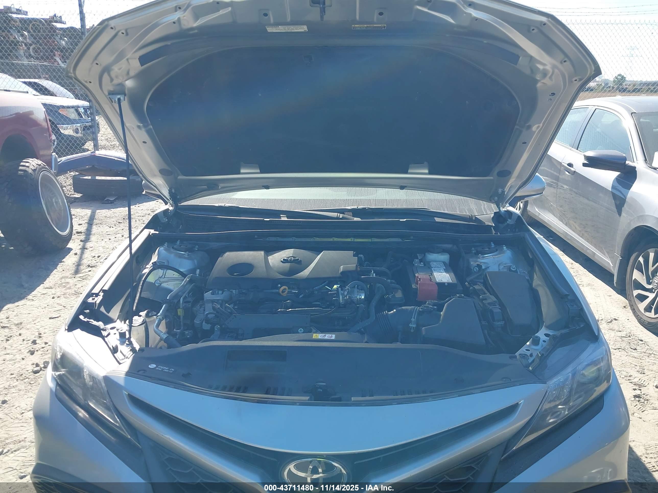 TOYOTA CAMRY image 10