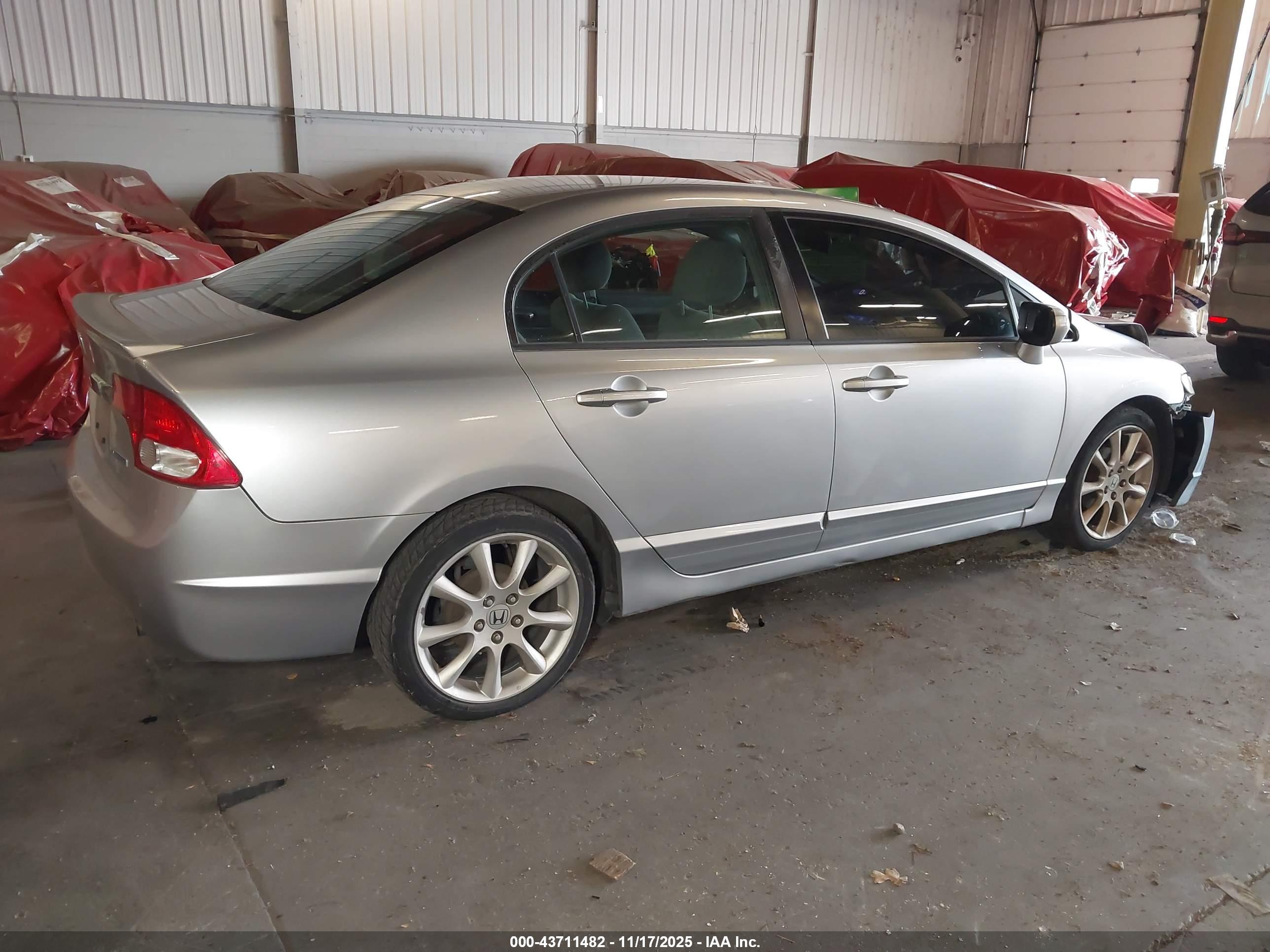 HONDA CIVIC image 4