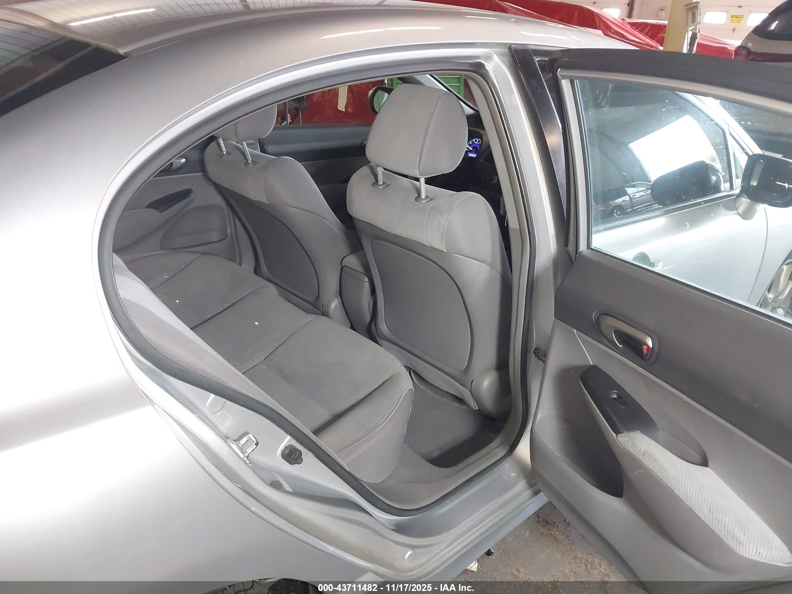 HONDA CIVIC image 8