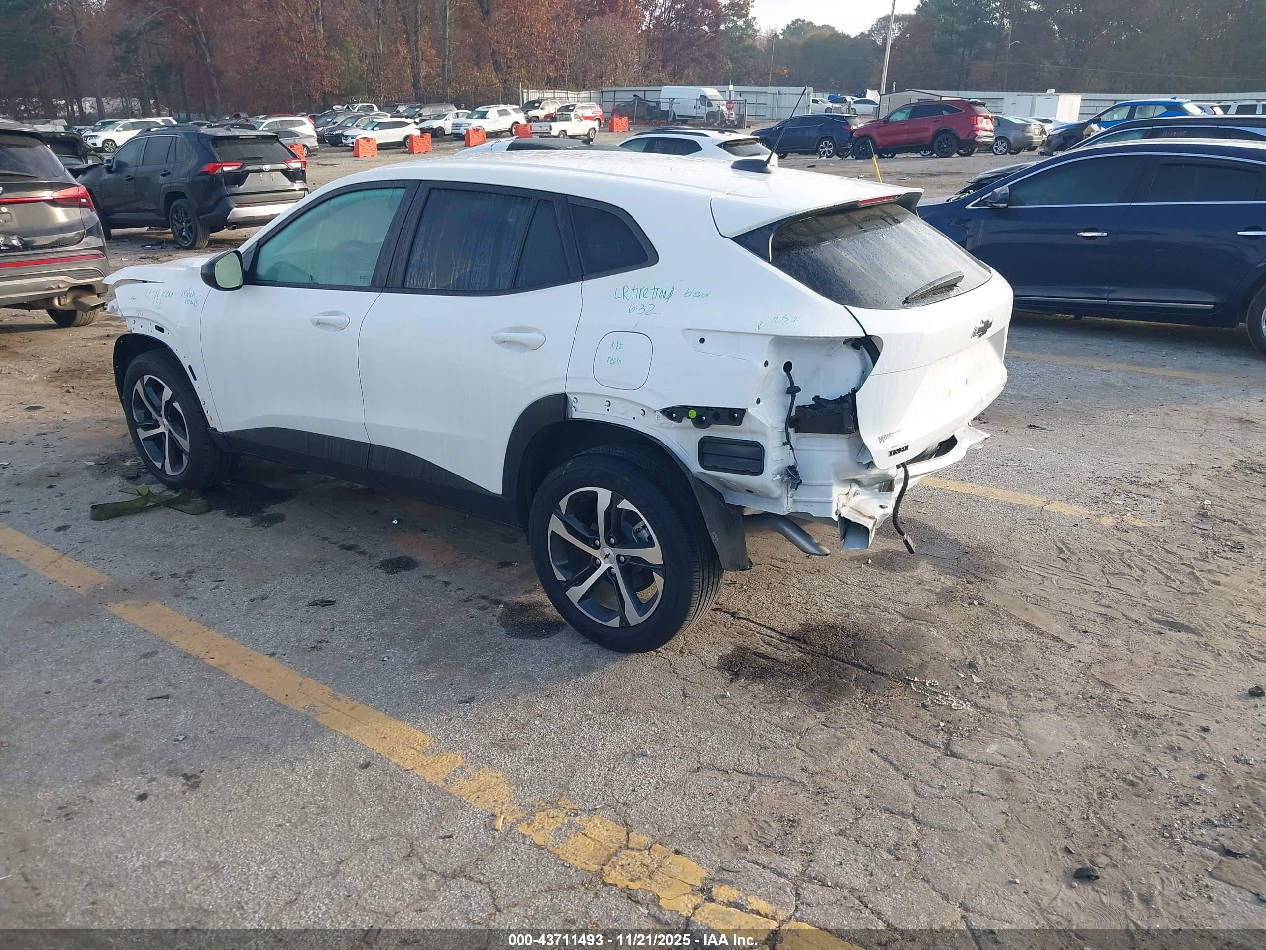 CHEVROLET TRAX image 3
