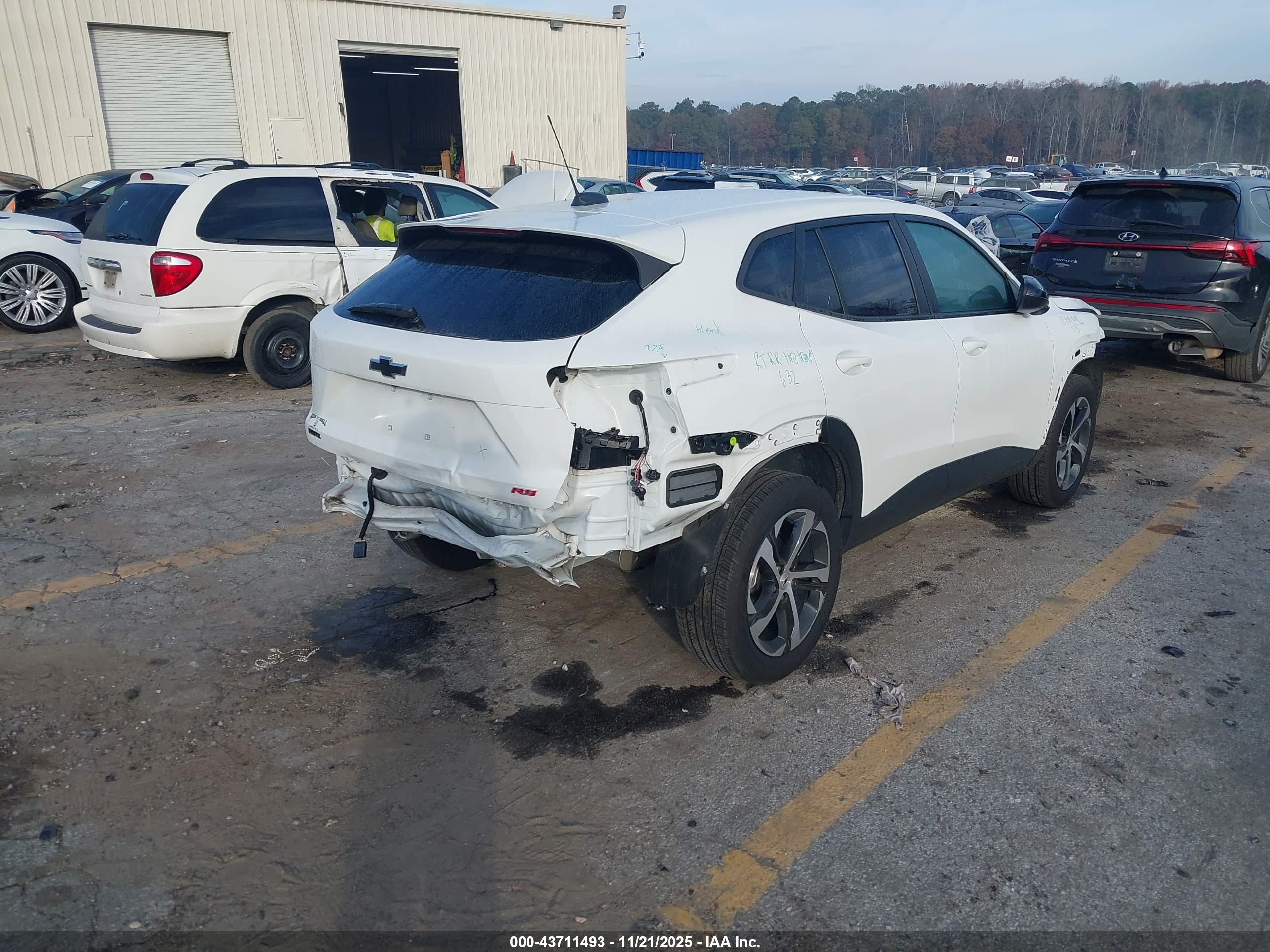 CHEVROLET TRAX image 4