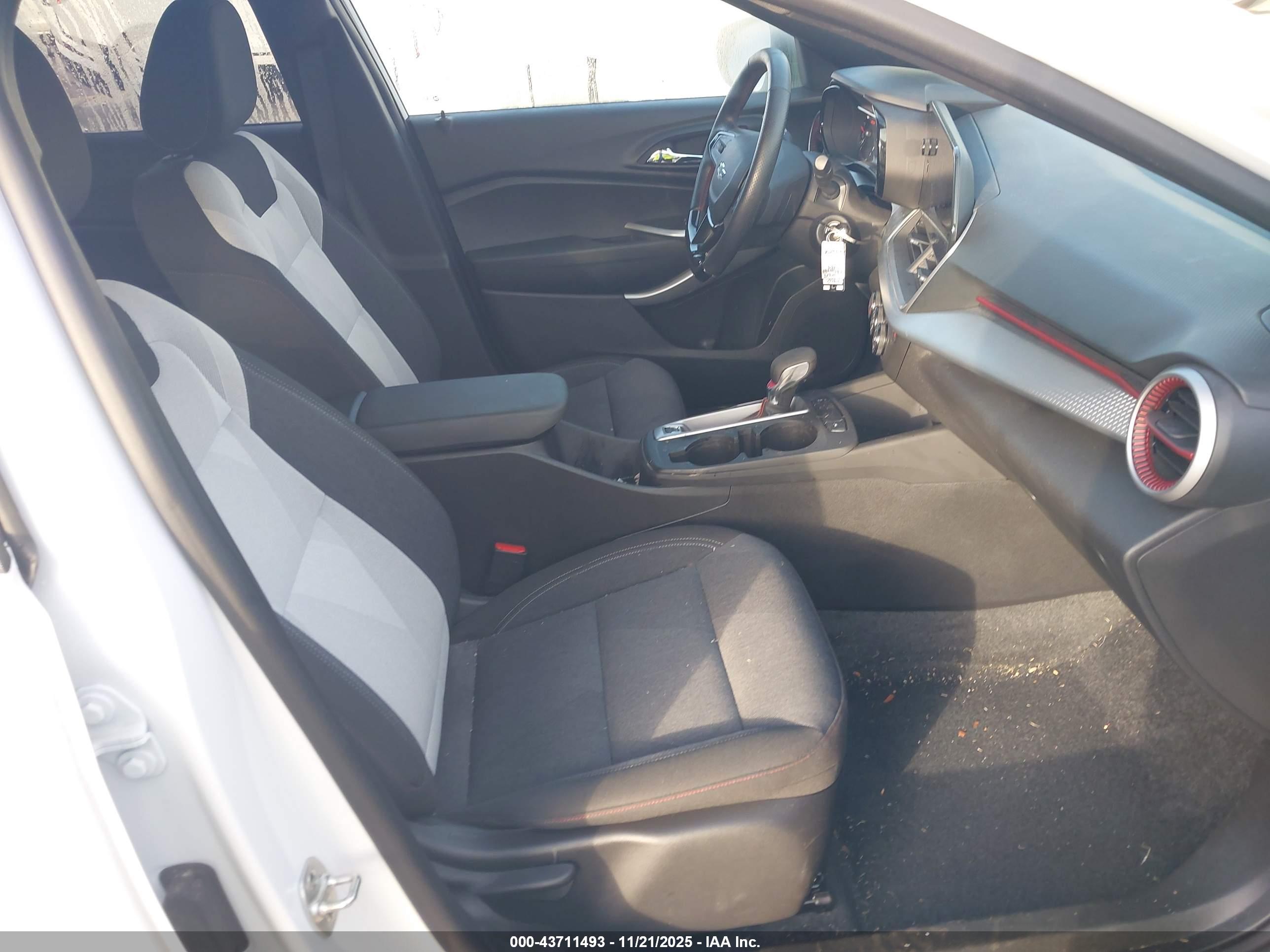 CHEVROLET TRAX image 5