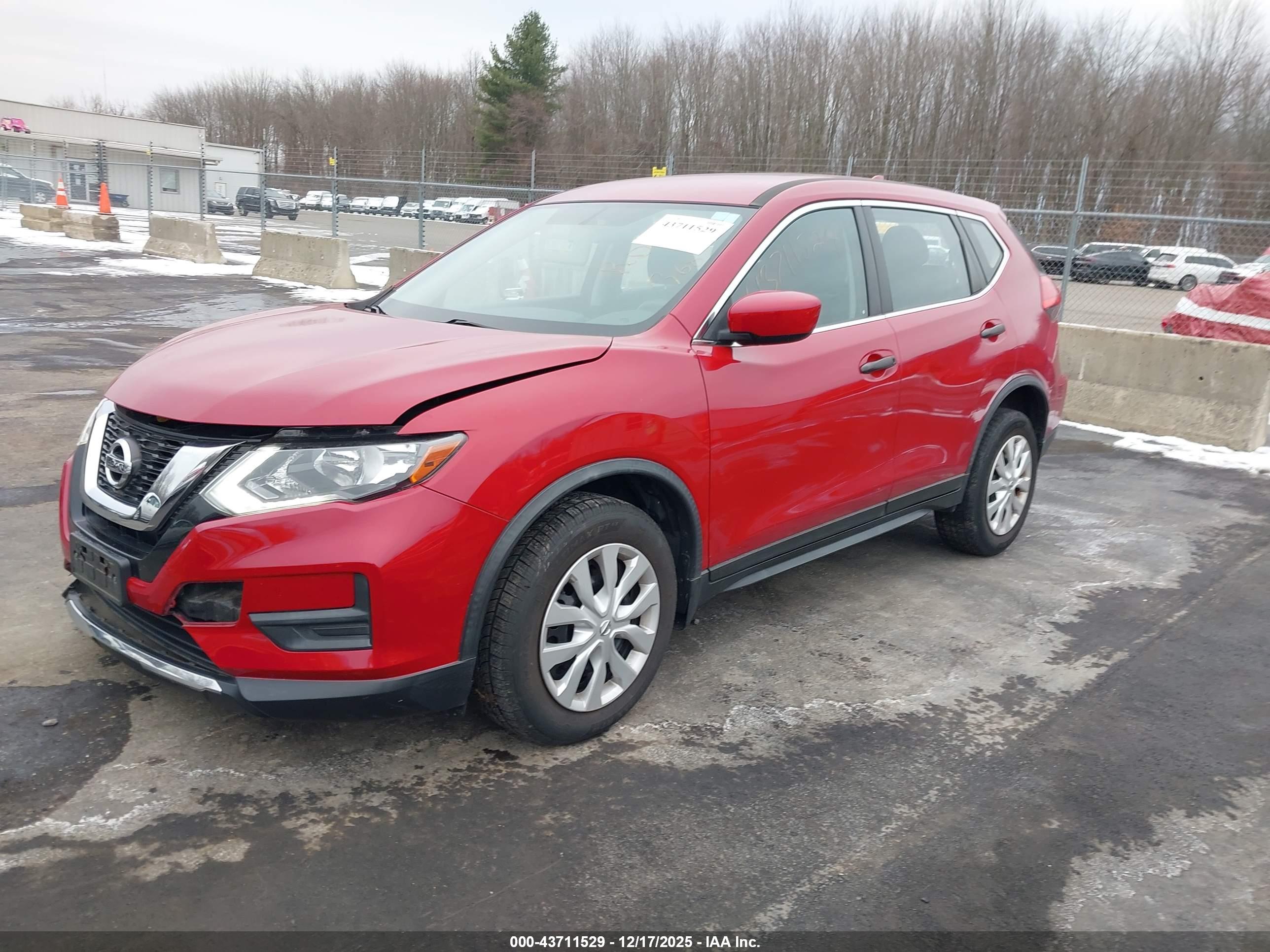 NISSAN ROGUE image 2
