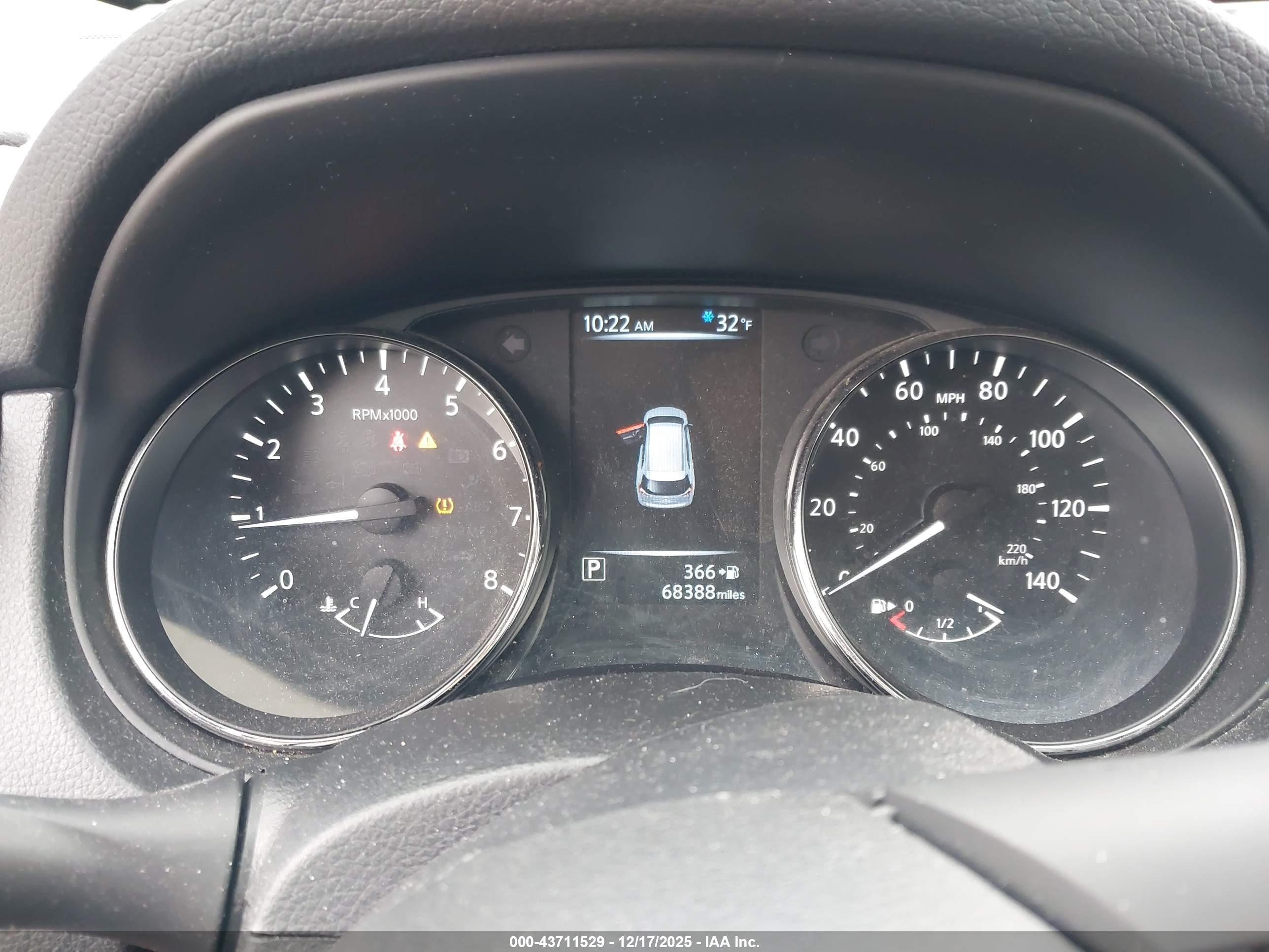 NISSAN ROGUE image 7