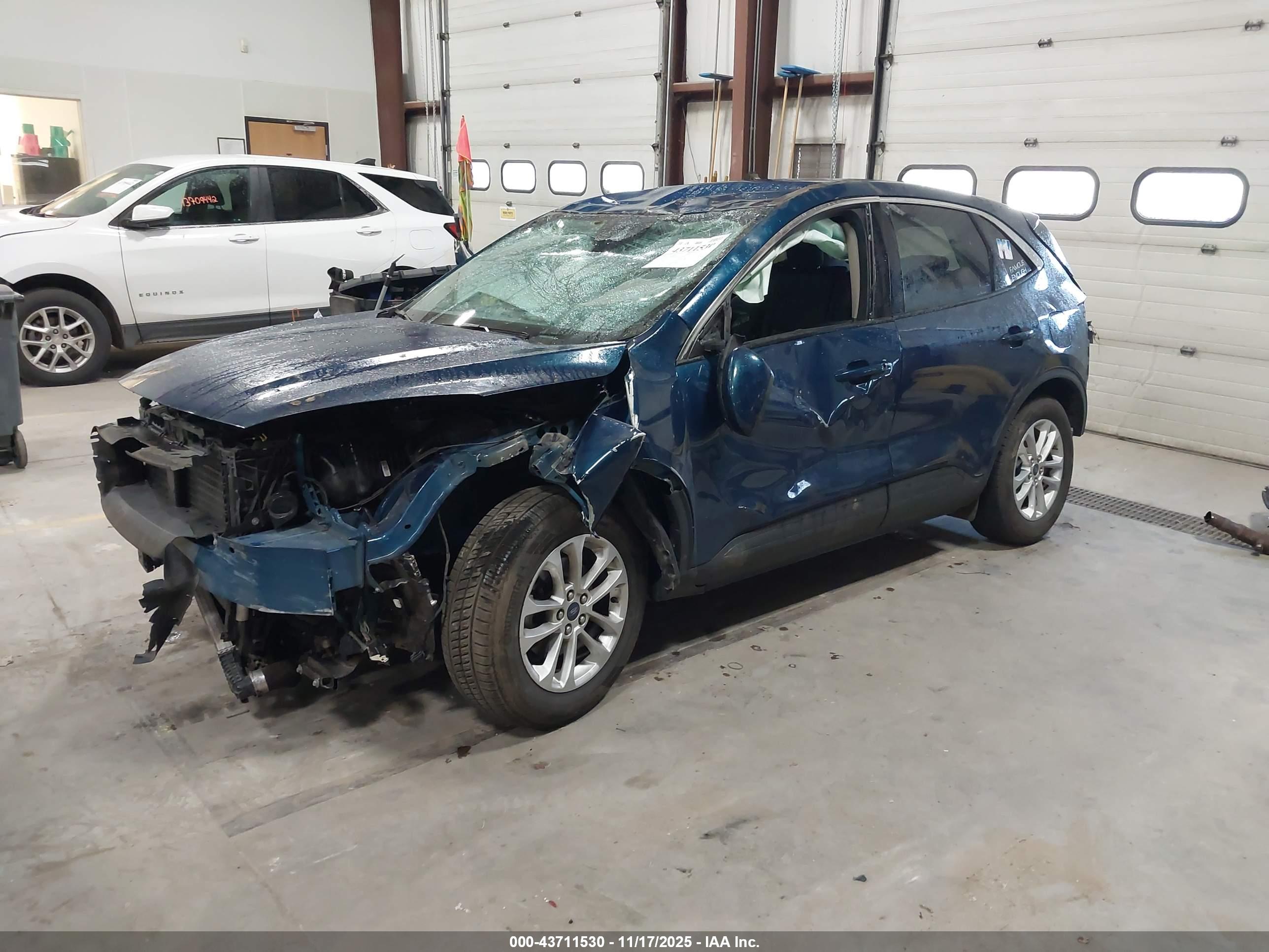 FORD ESCAPE image 2