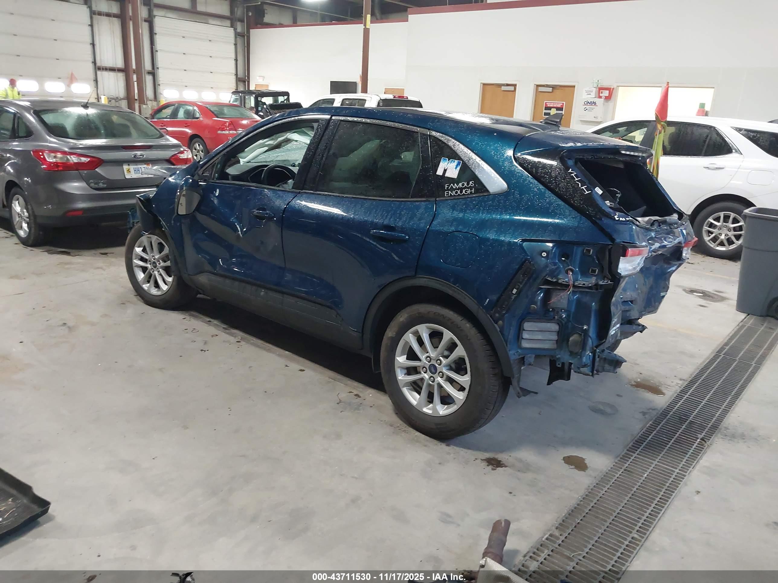 FORD ESCAPE image 3