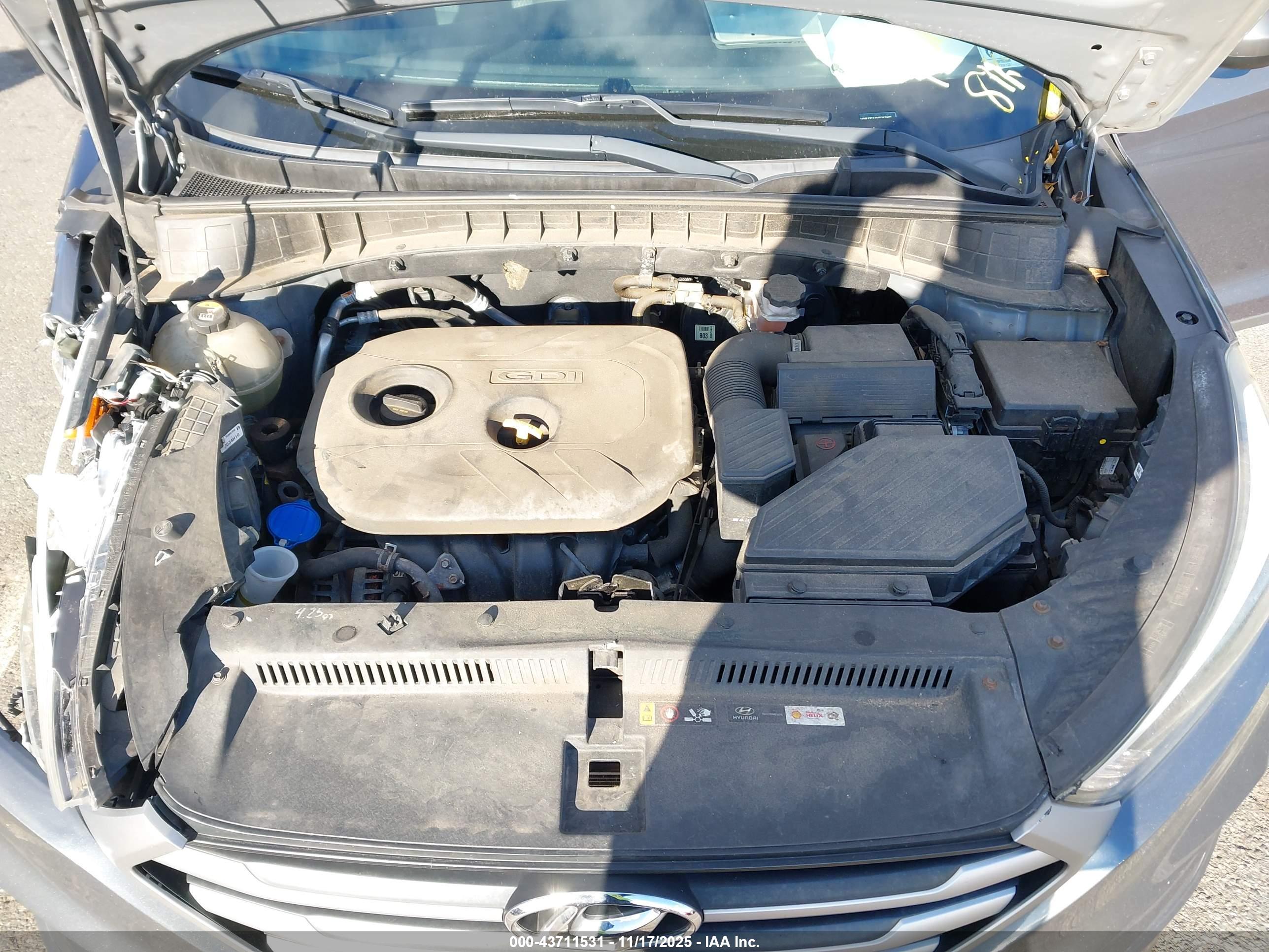 HYUNDAI TUCSON image 10