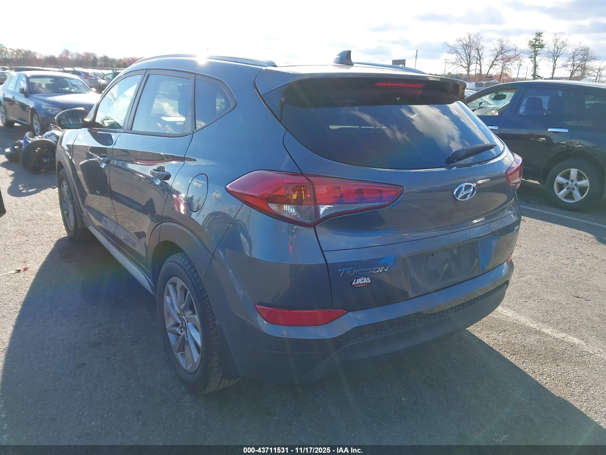 HYUNDAI TUCSON image 3