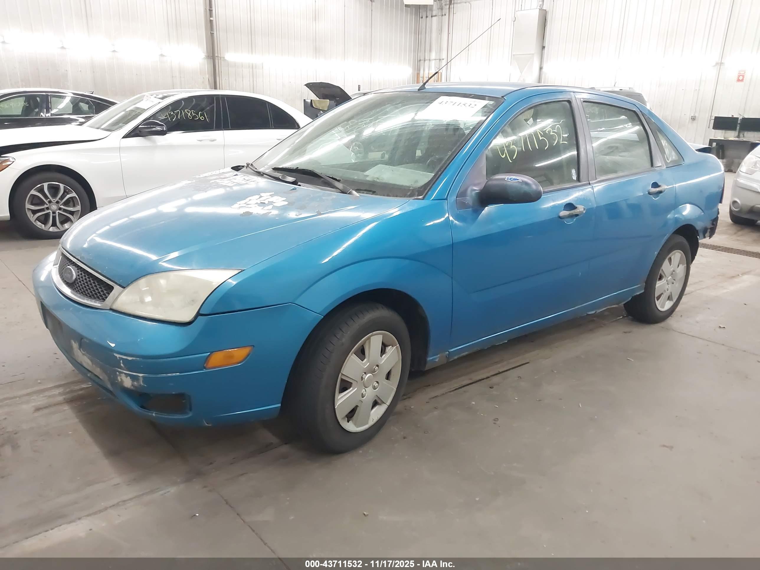 FORD FOCUS image 2