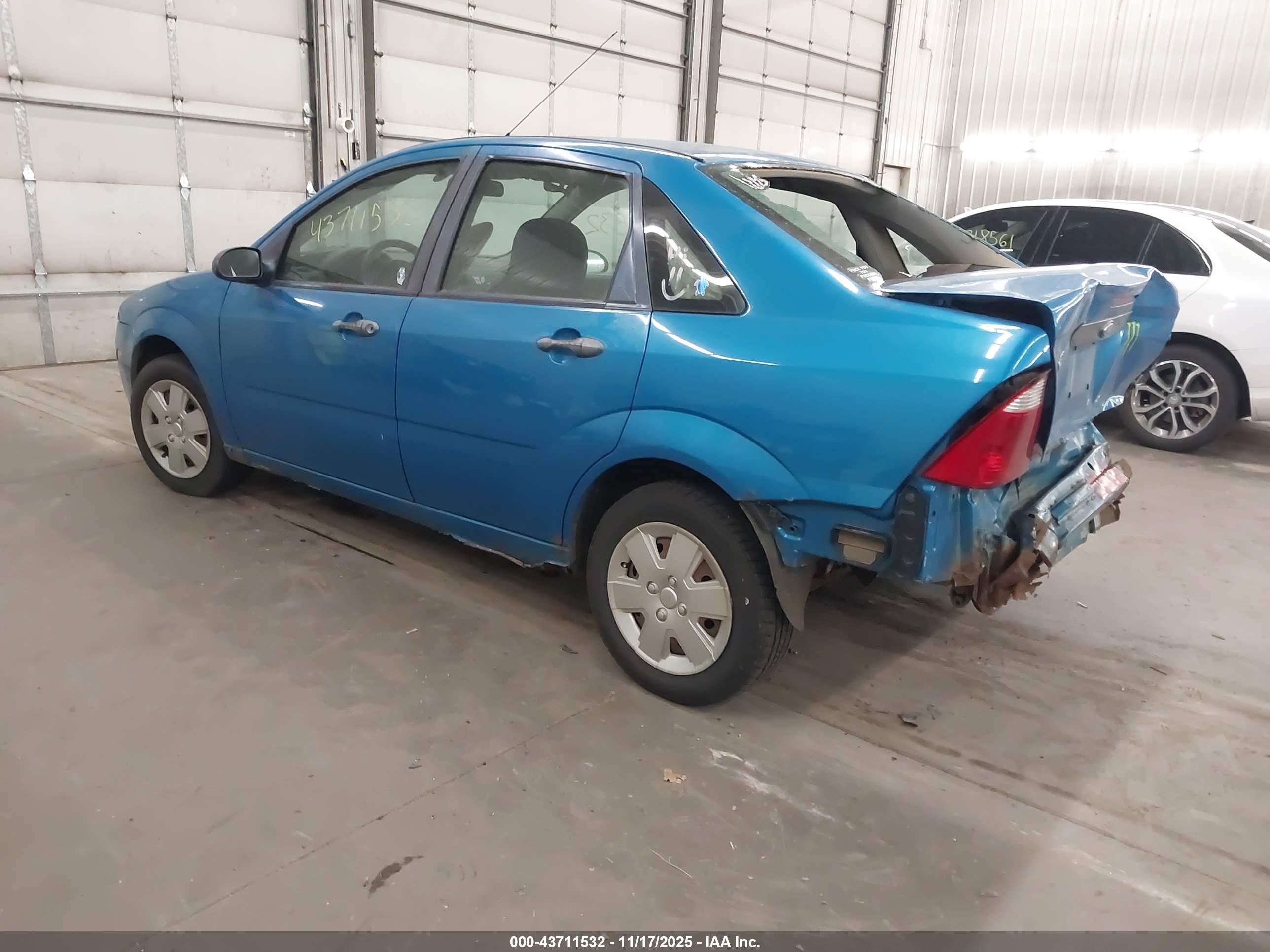 FORD FOCUS image 3
