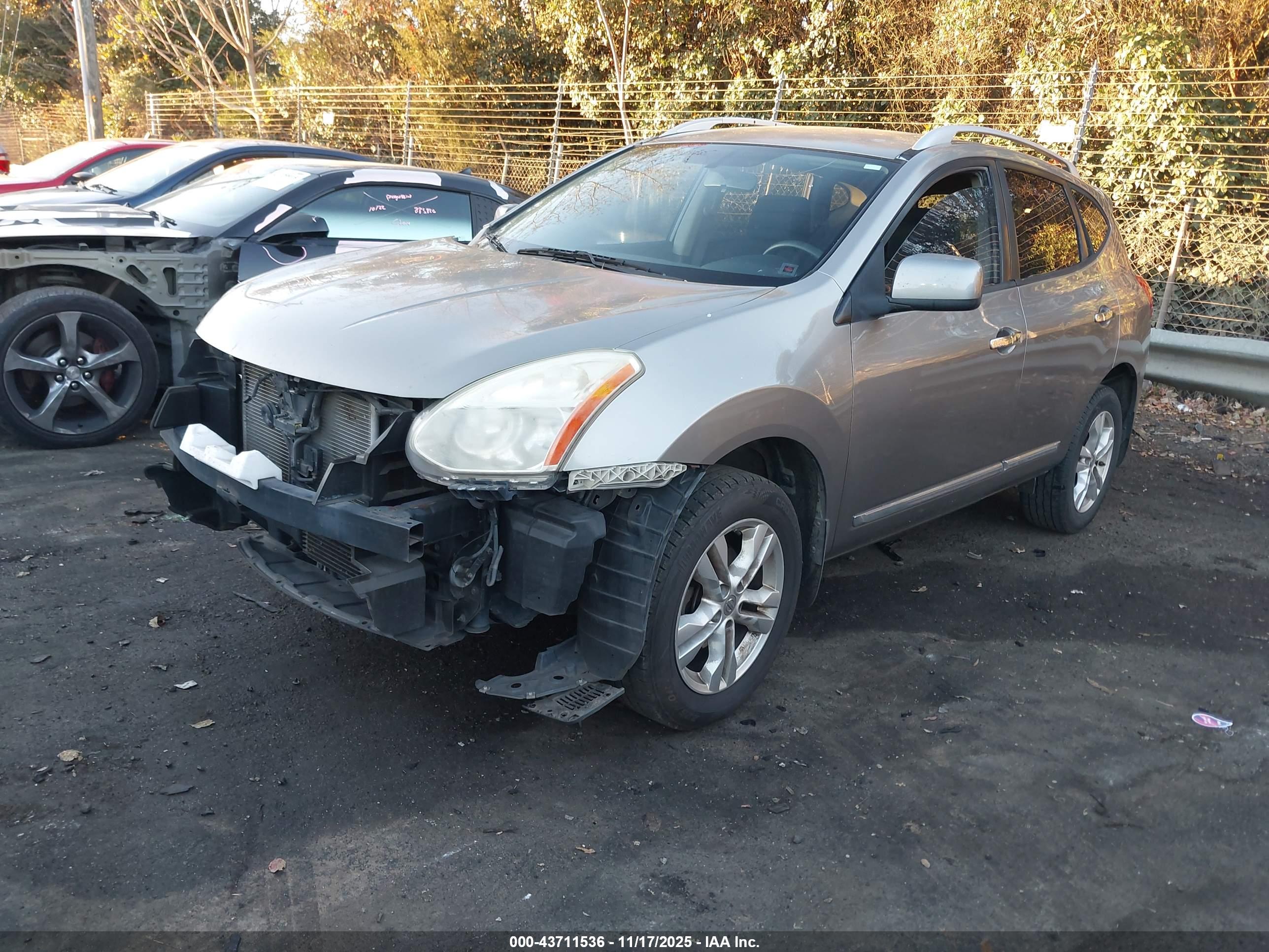 NISSAN ROGUE image 2