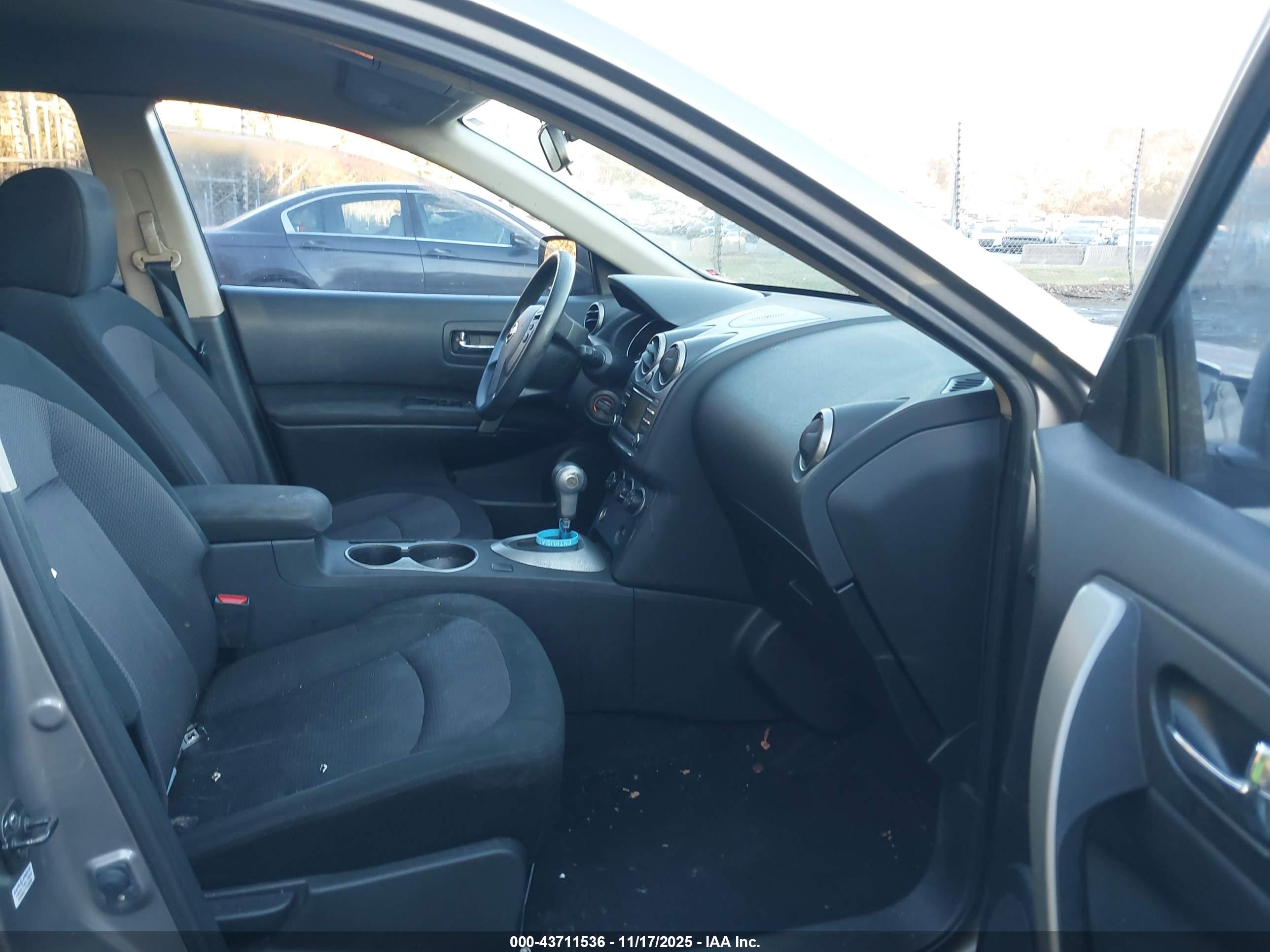 NISSAN ROGUE image 5