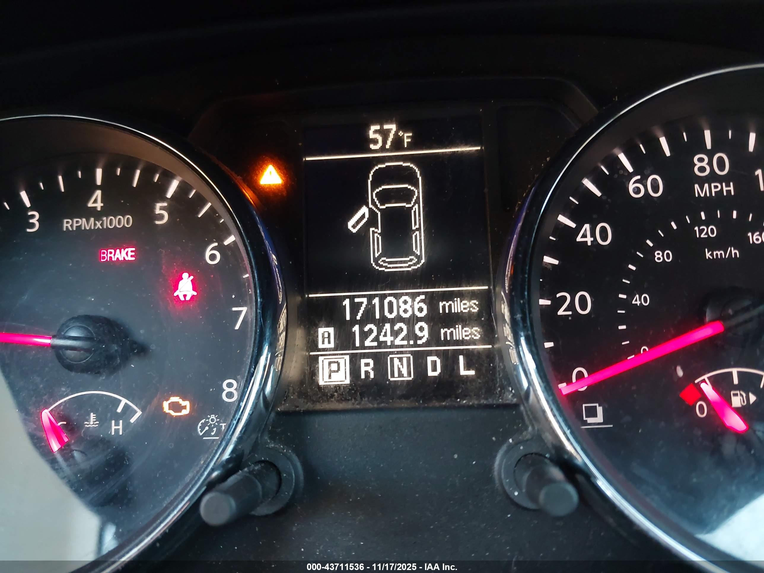 NISSAN ROGUE image 7