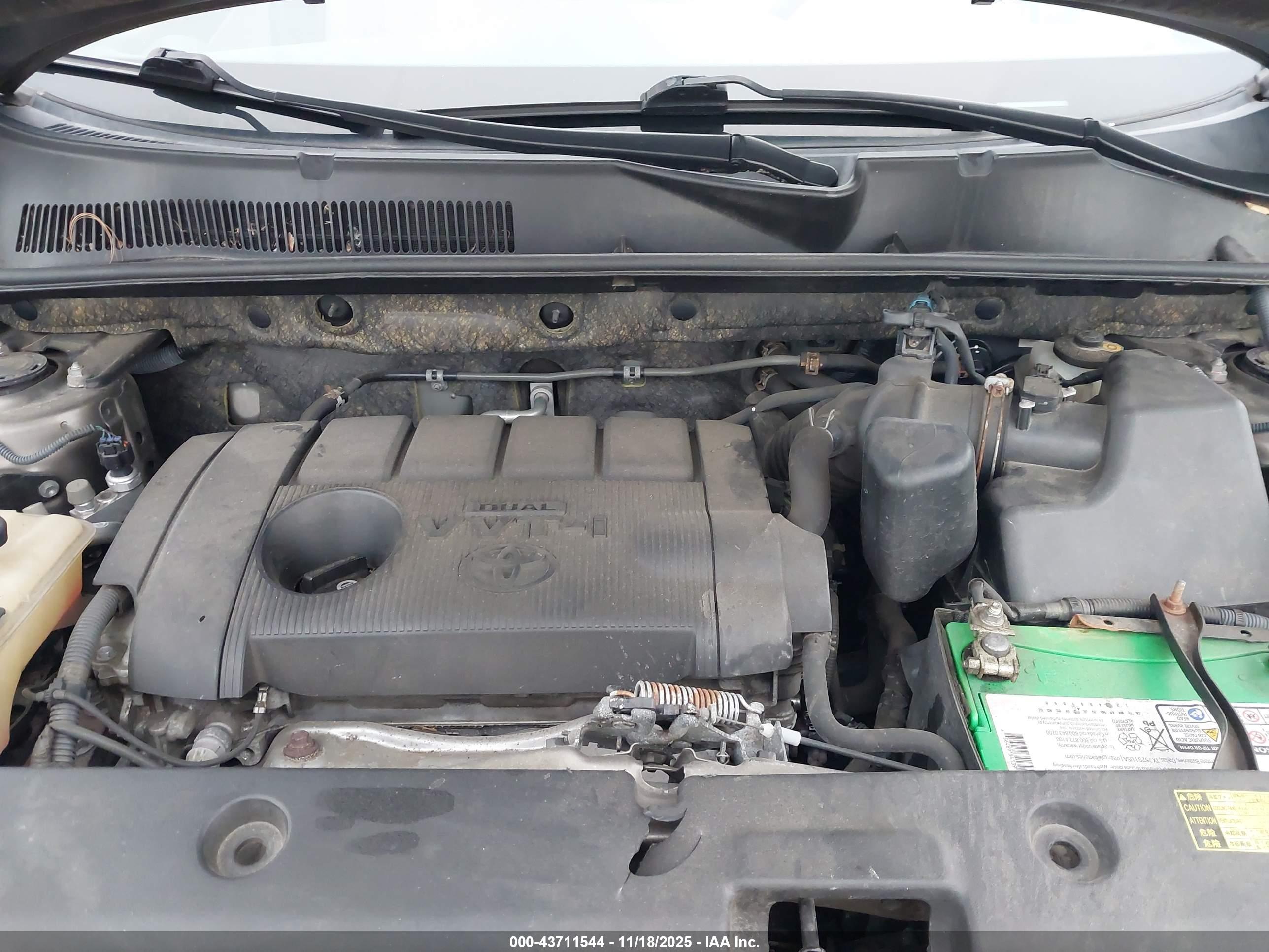TOYOTA RAV4 image 10