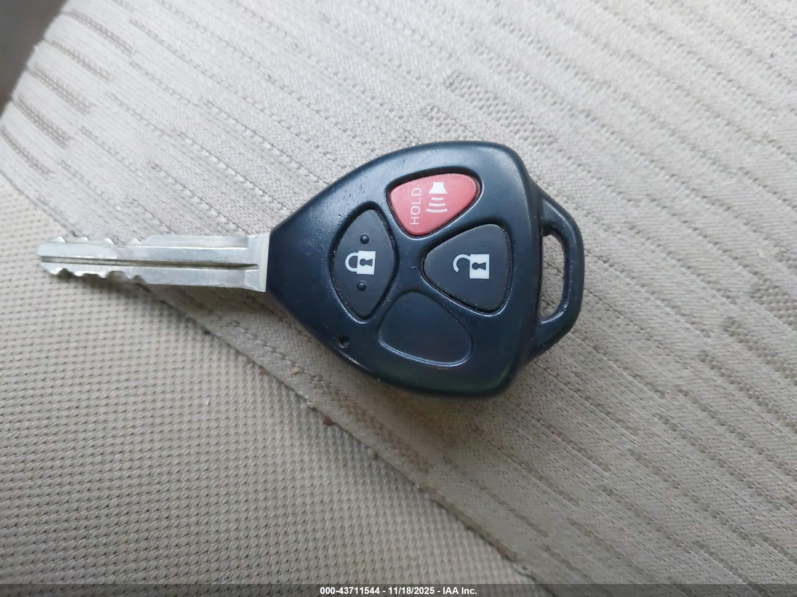 TOYOTA RAV4 image 11