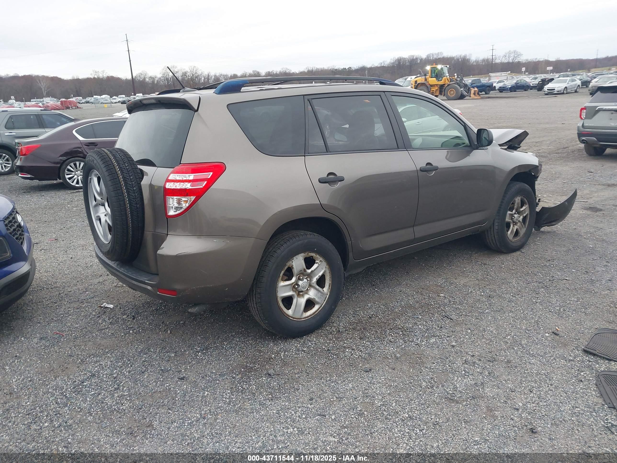 TOYOTA RAV4 image 4