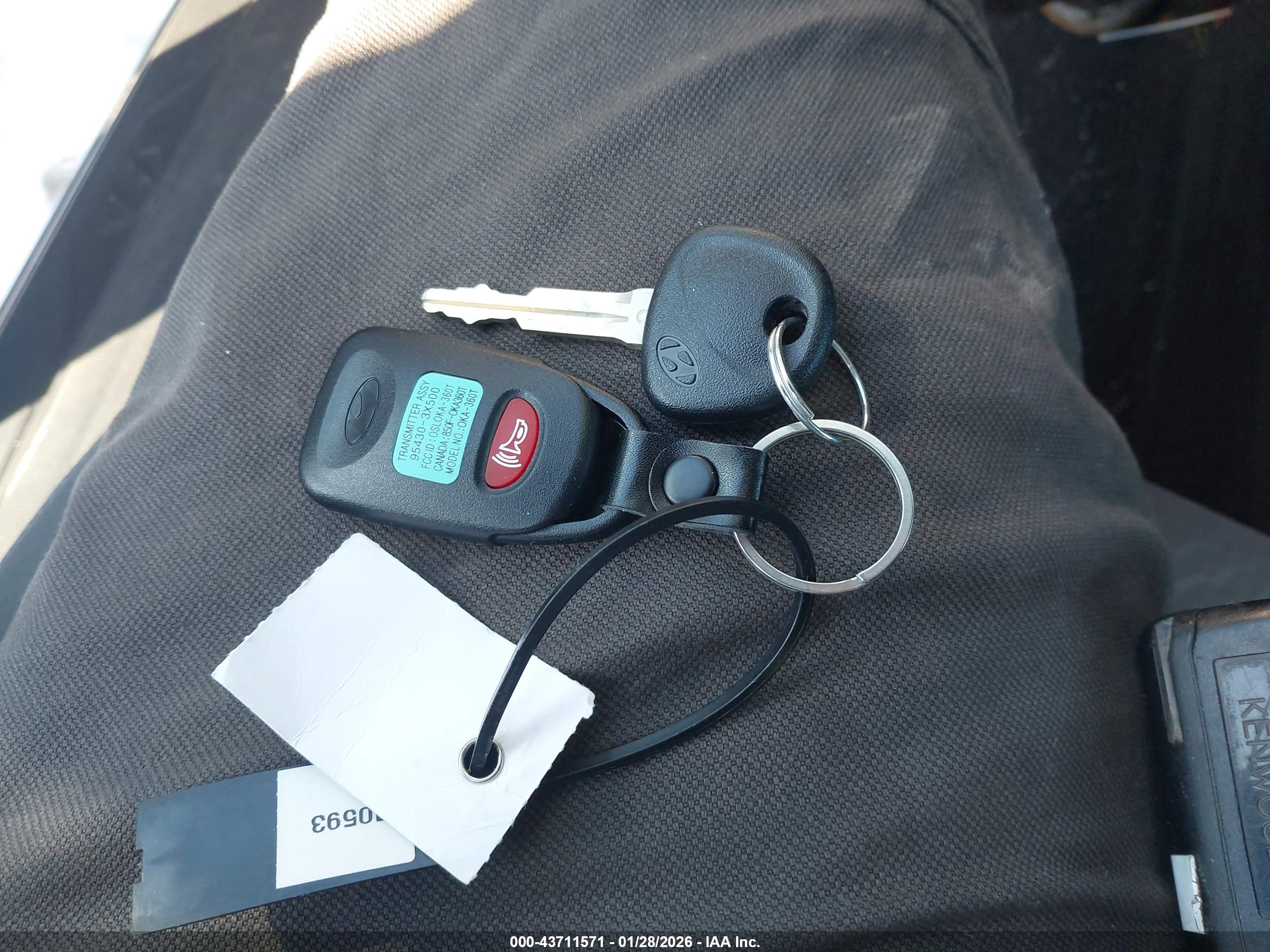 HYUNDAI ELANTRA image 11