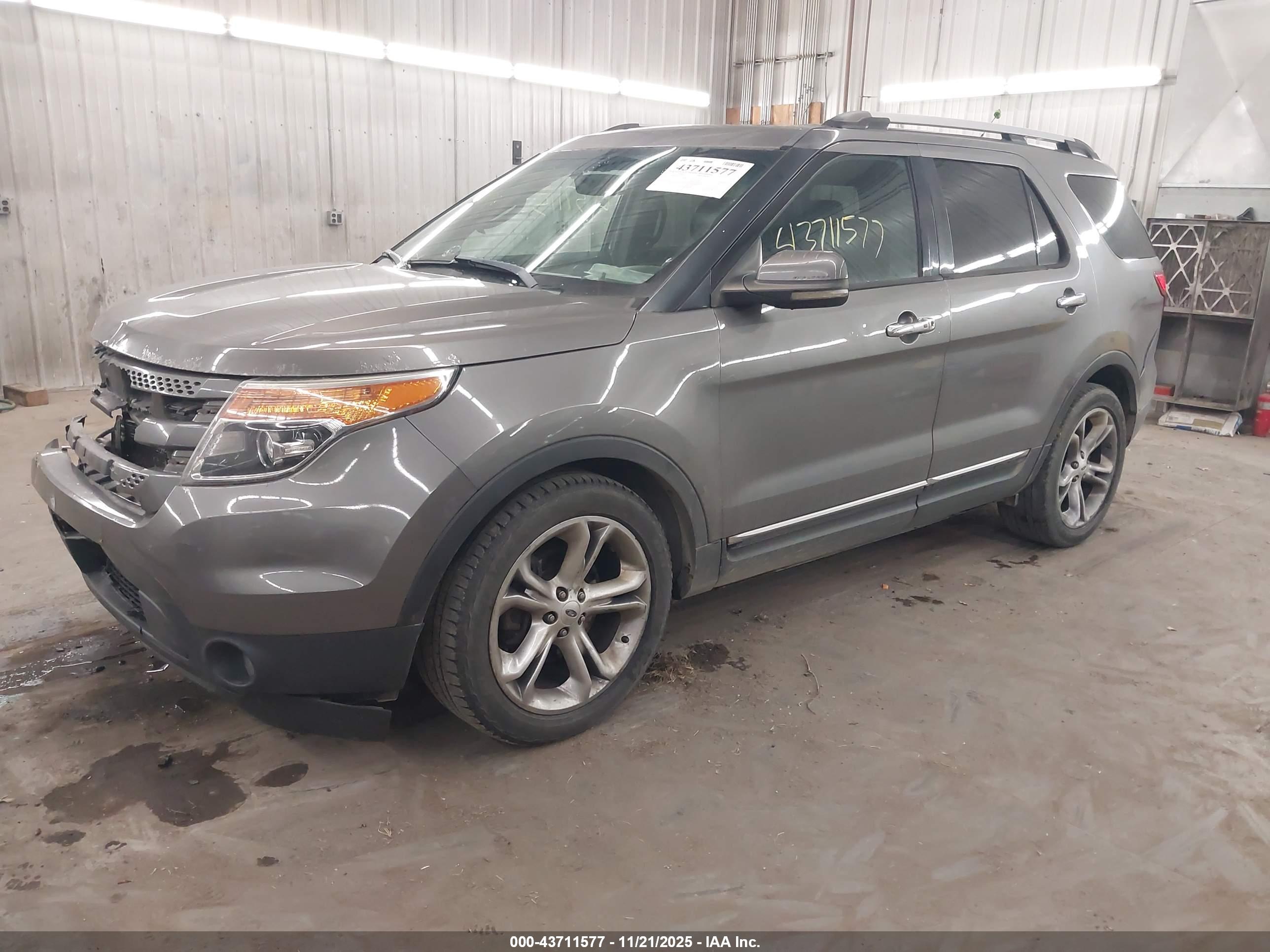 FORD EXPLORER image 2