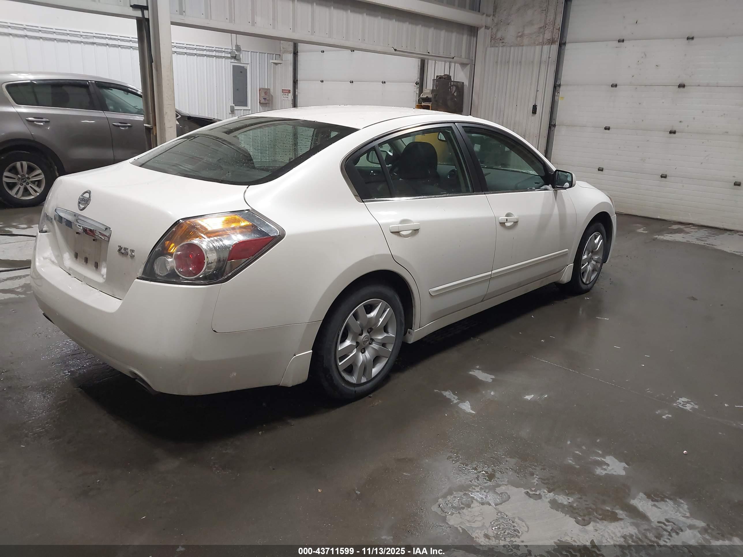 NISSAN ALTIMA image 4