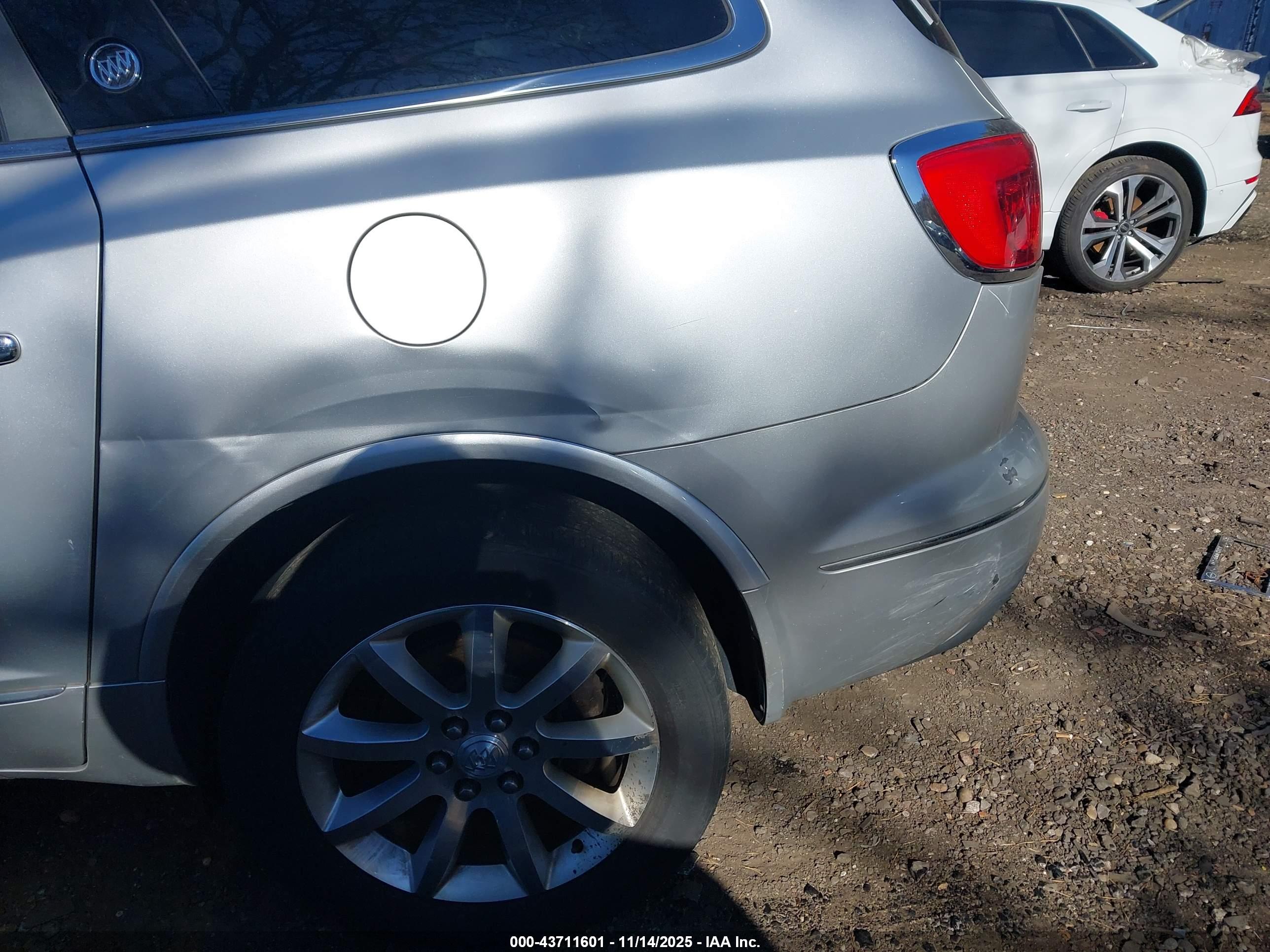 BUICK ENCLAVE image 6