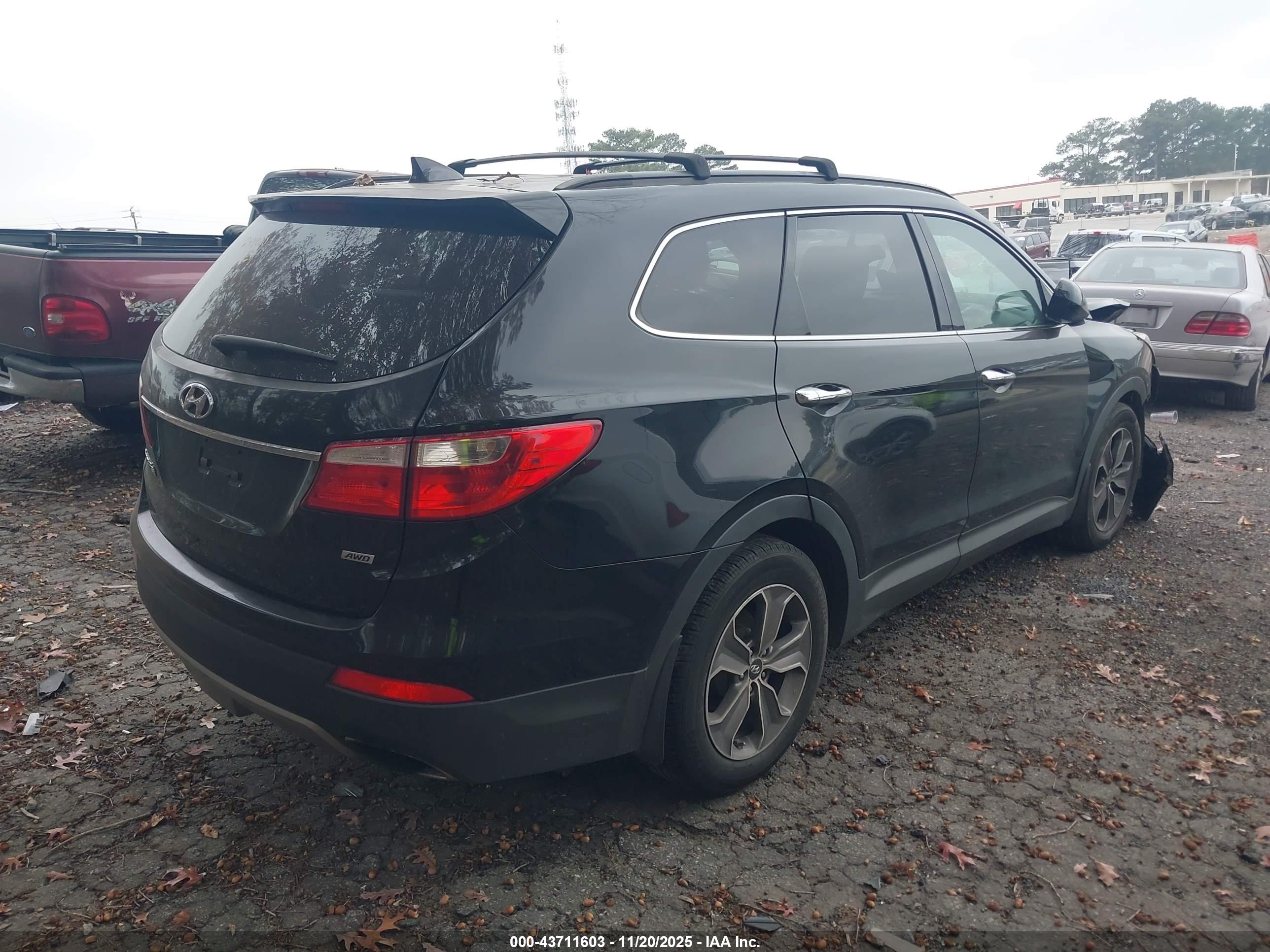 HYUNDAI SANTA image 4