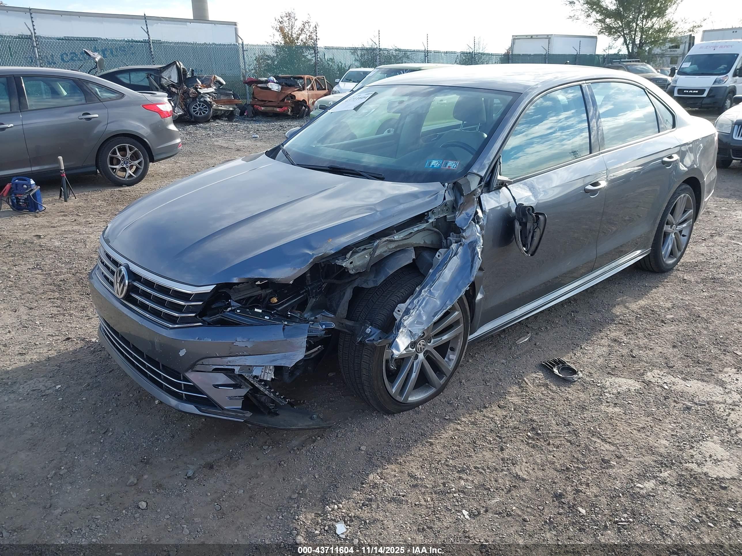 VOLKSWAGEN PASSAT image 6
