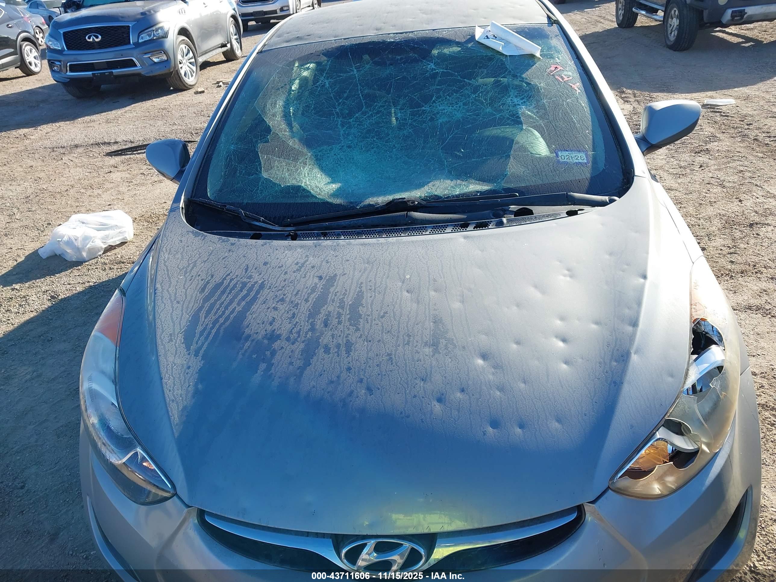 HYUNDAI ELANTRA image 6