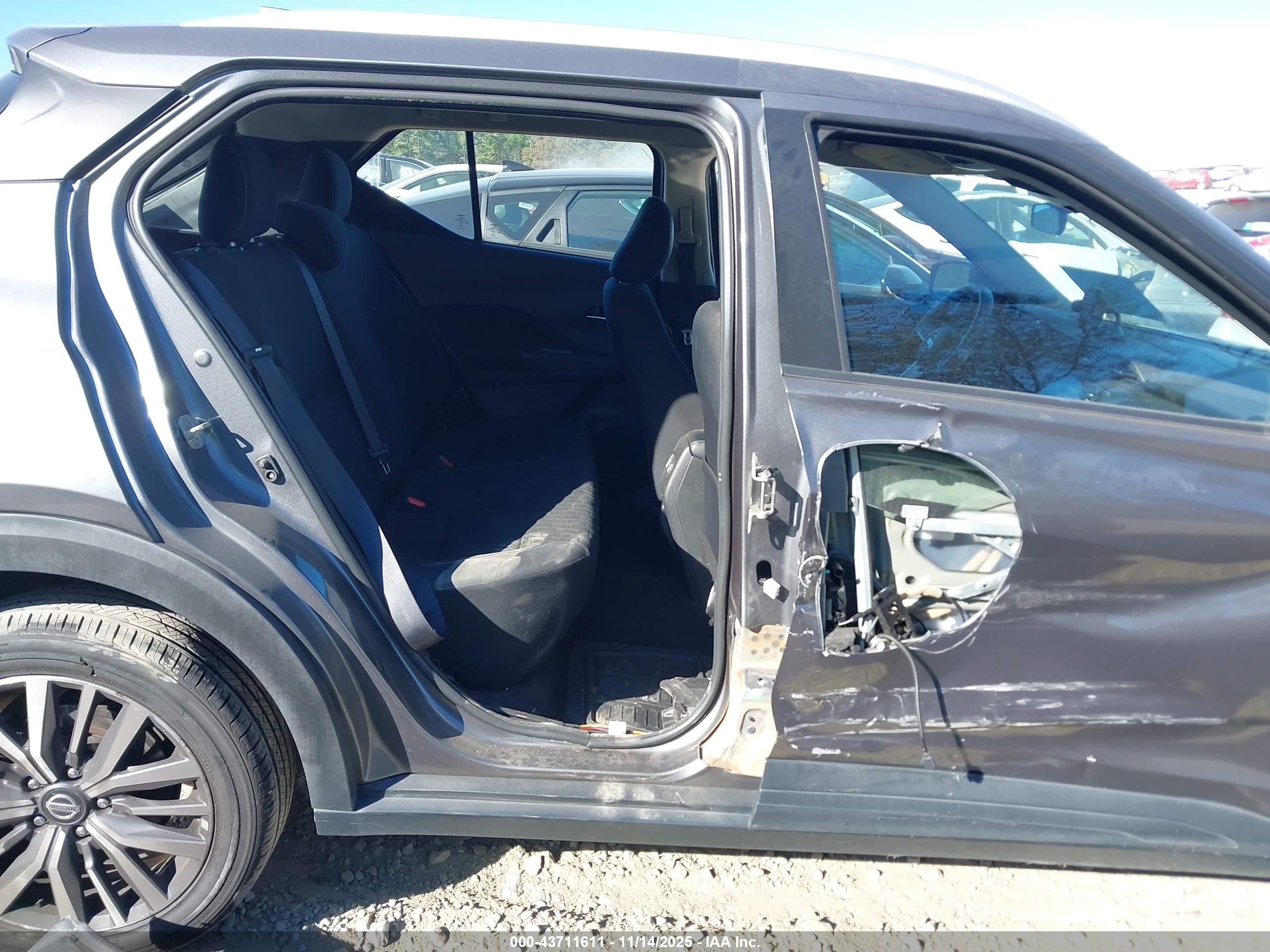NISSAN KICKS image 6