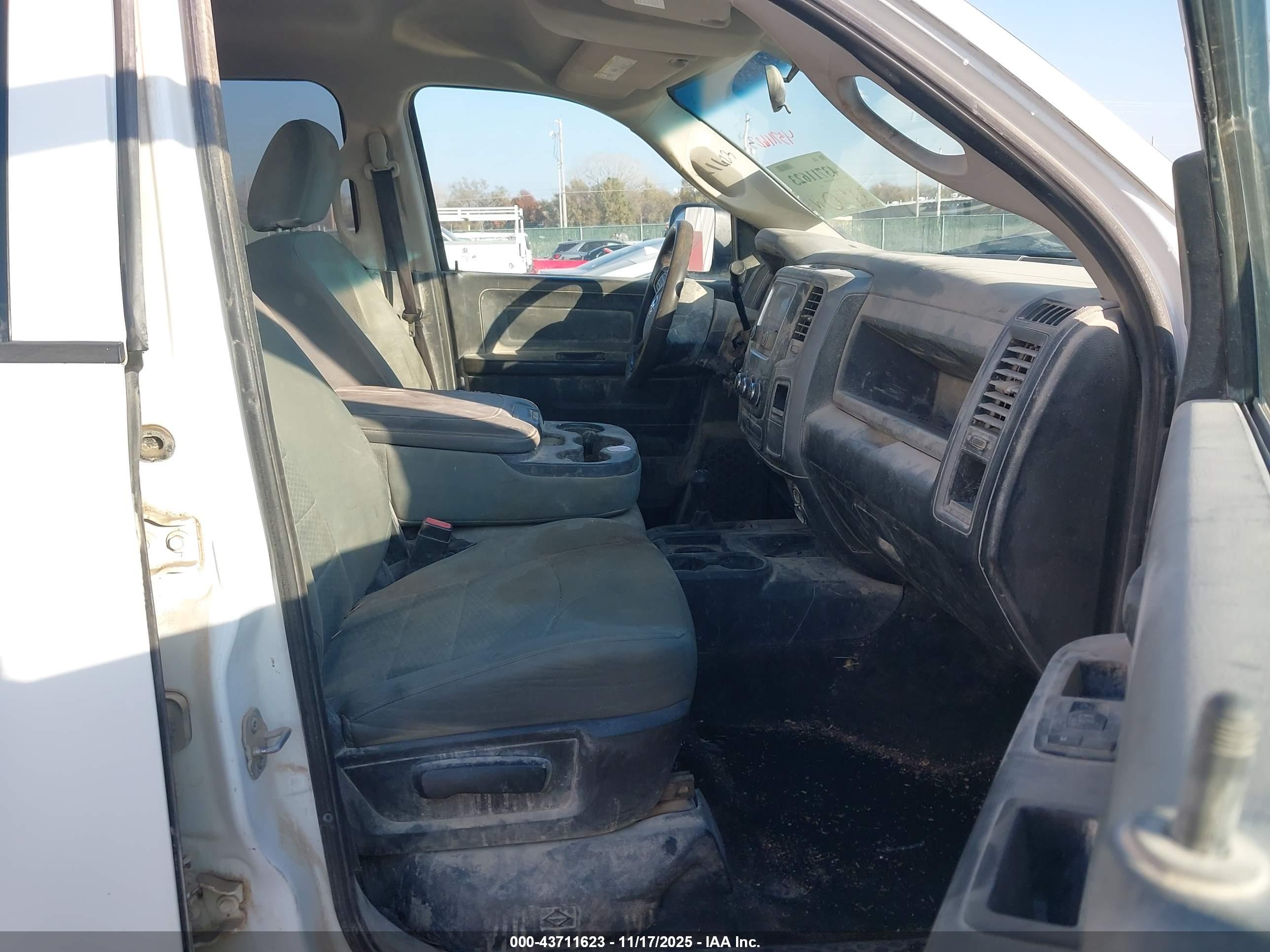 RAM 2500 image 5