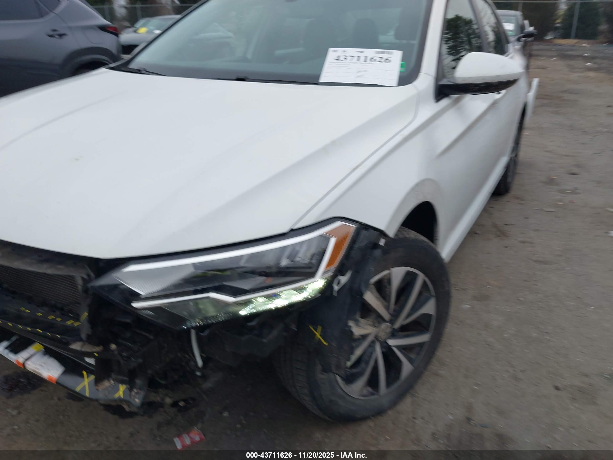 VOLKSWAGEN JETTA image 6
