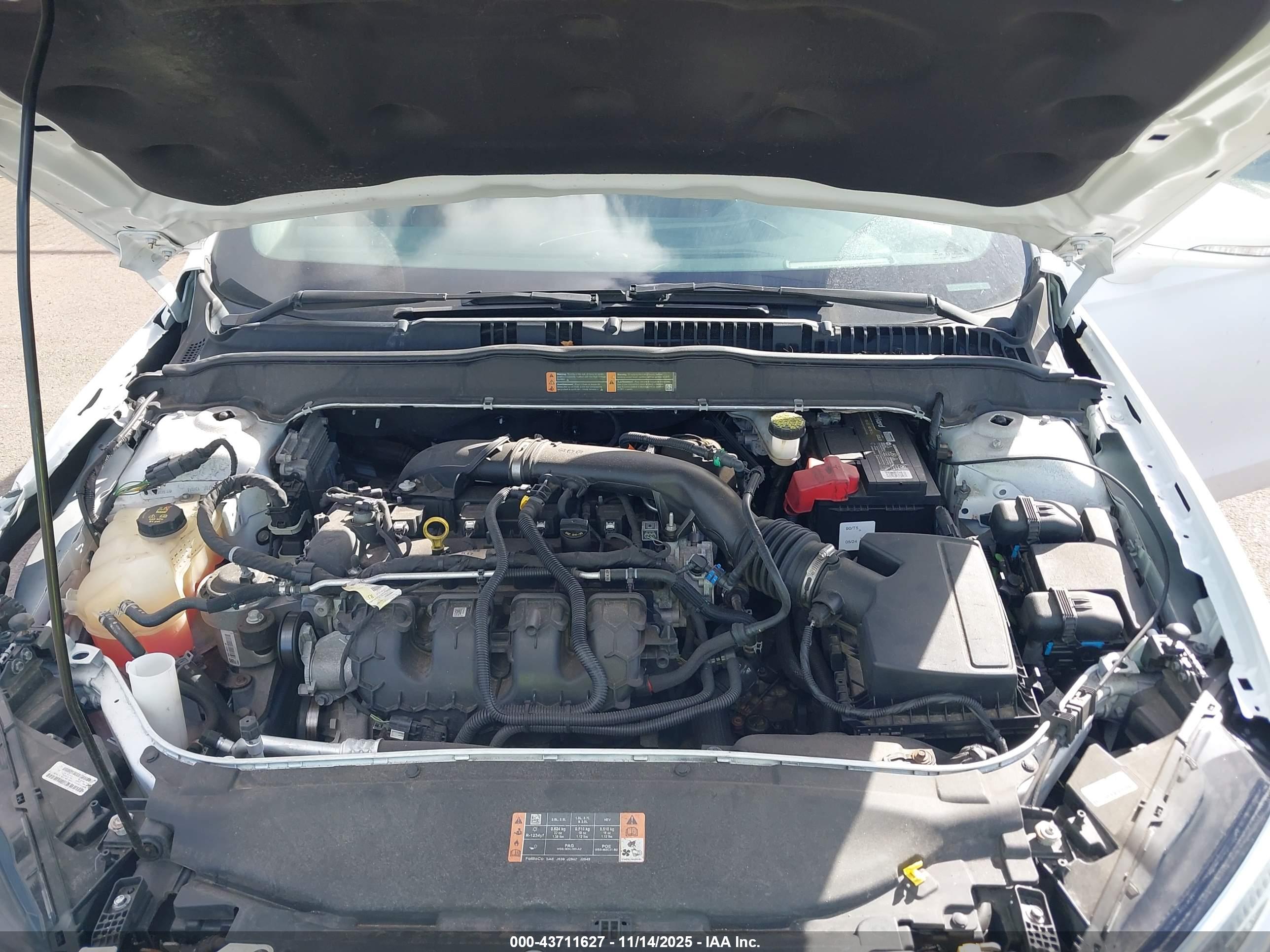 FORD FUSION image 10