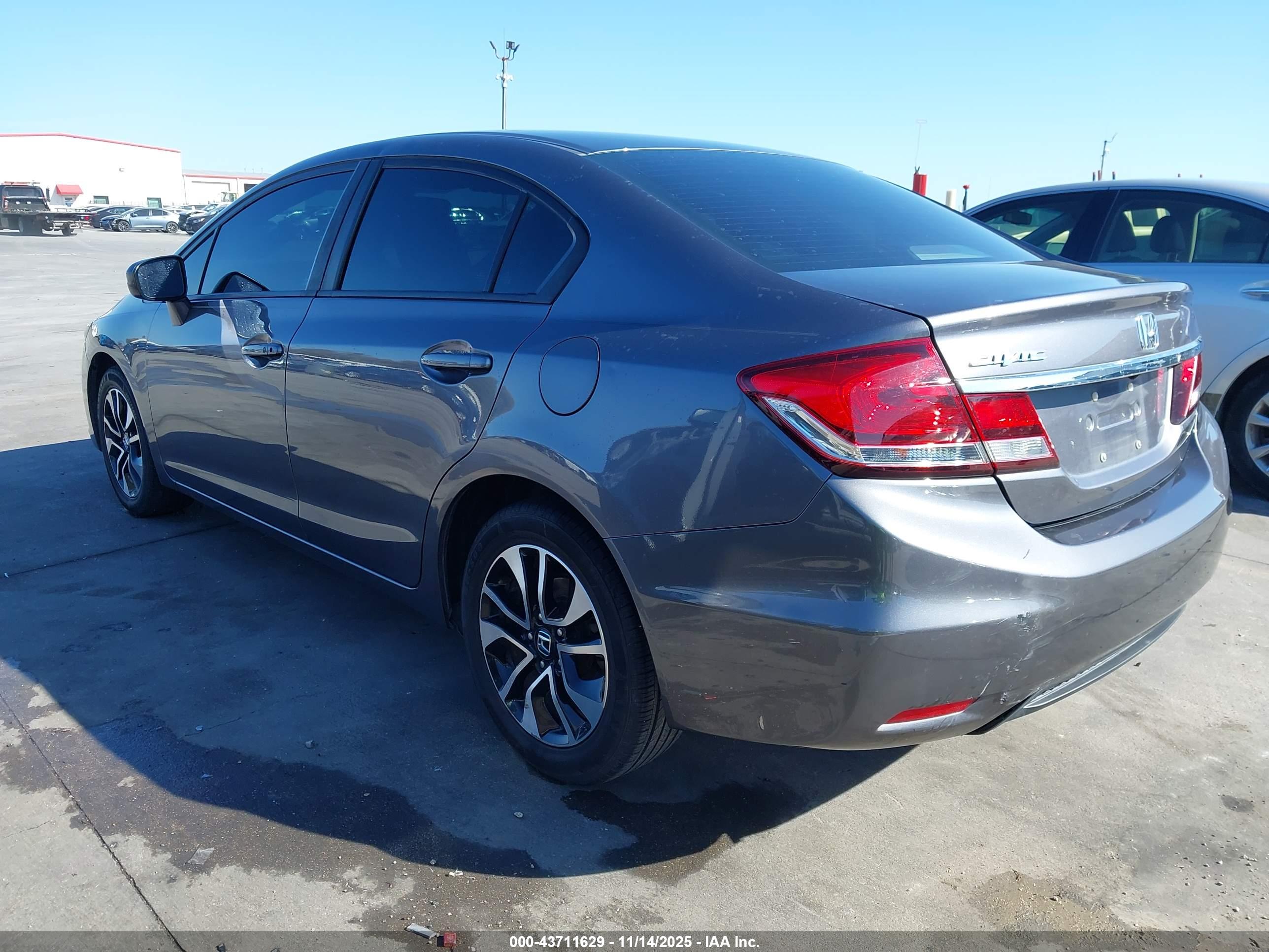 HONDA CIVIC image 3