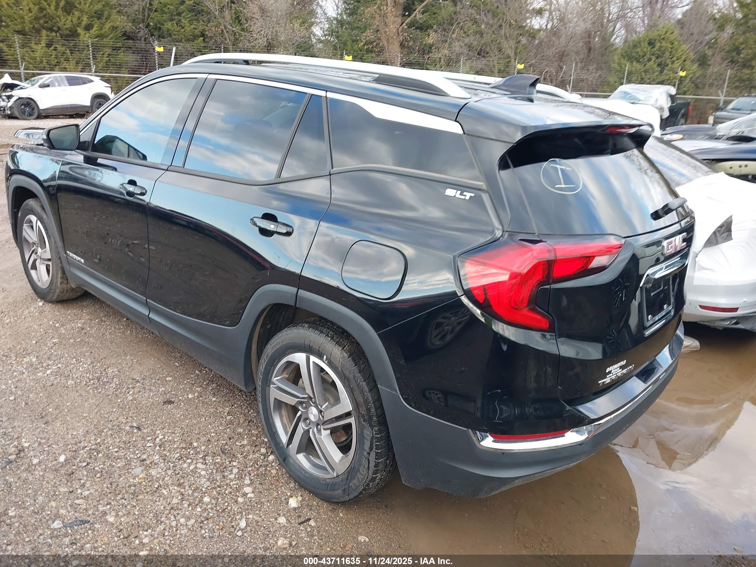 GMC TERRAIN image 3
