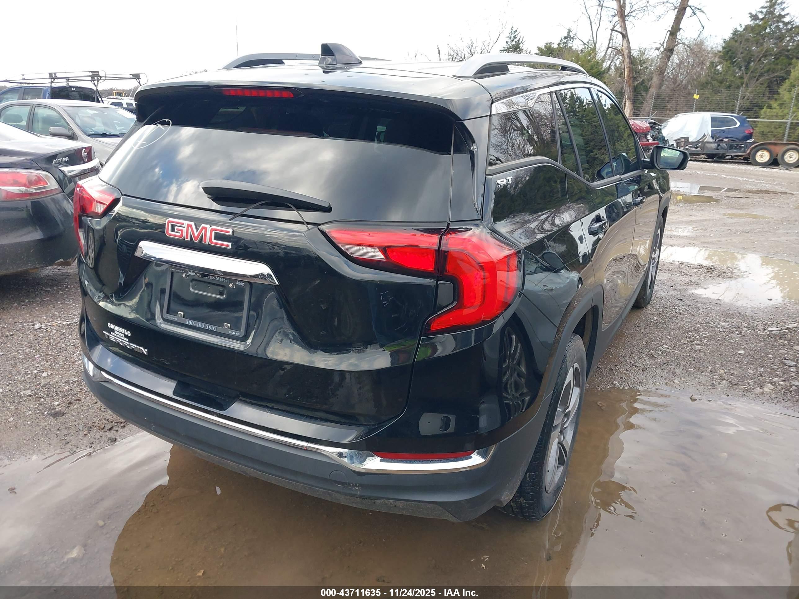 GMC TERRAIN image 4