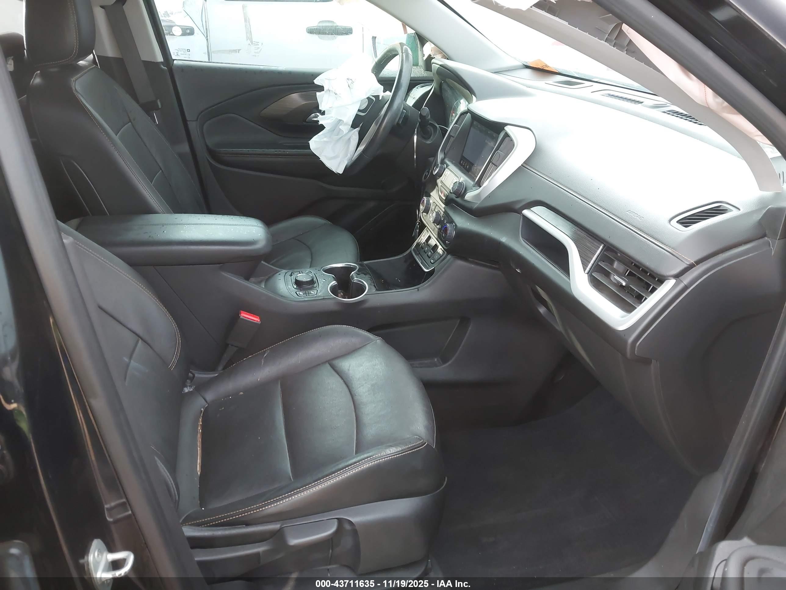 GMC TERRAIN image 5
