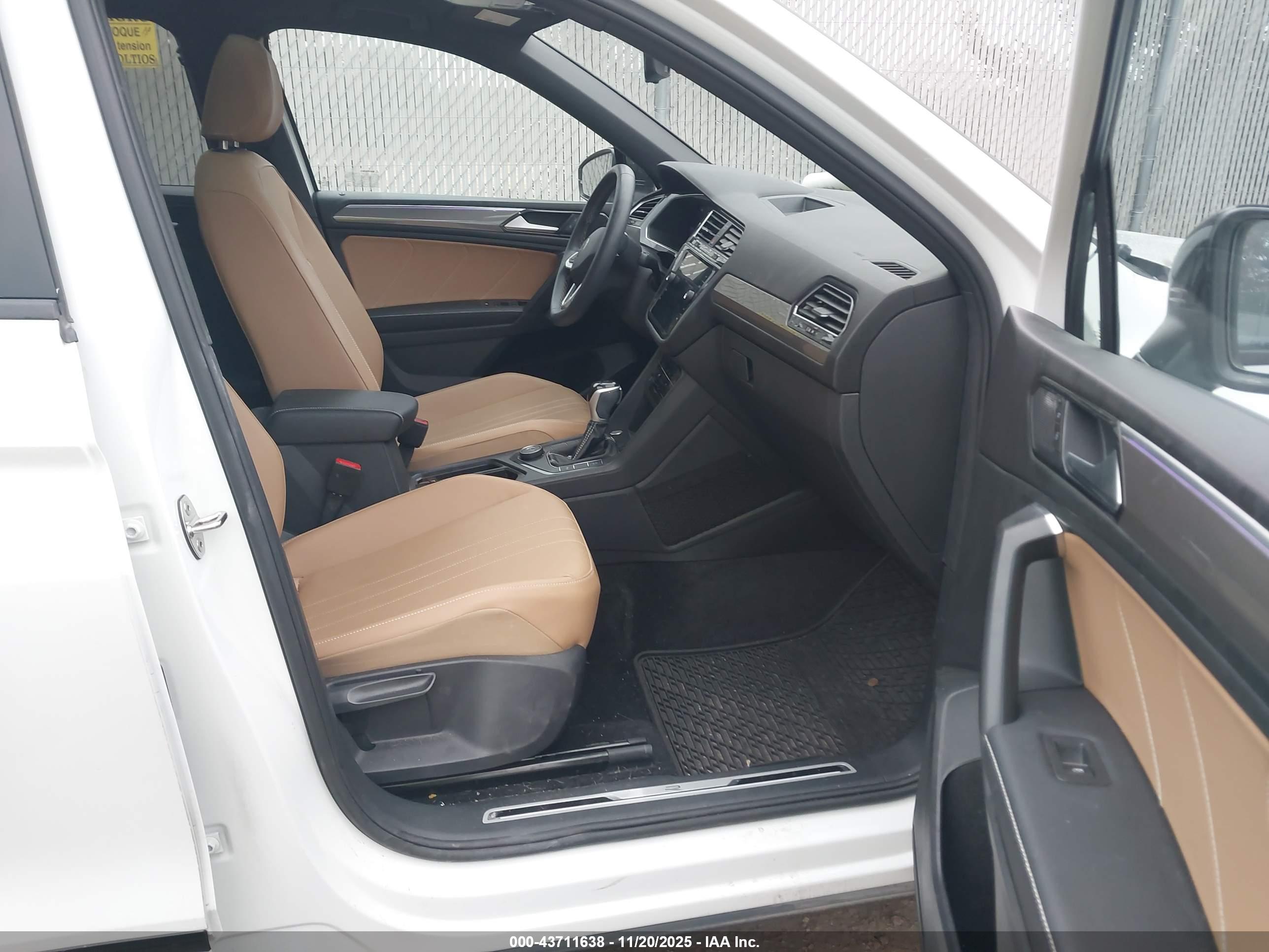VOLKSWAGEN TIGUAN image 5