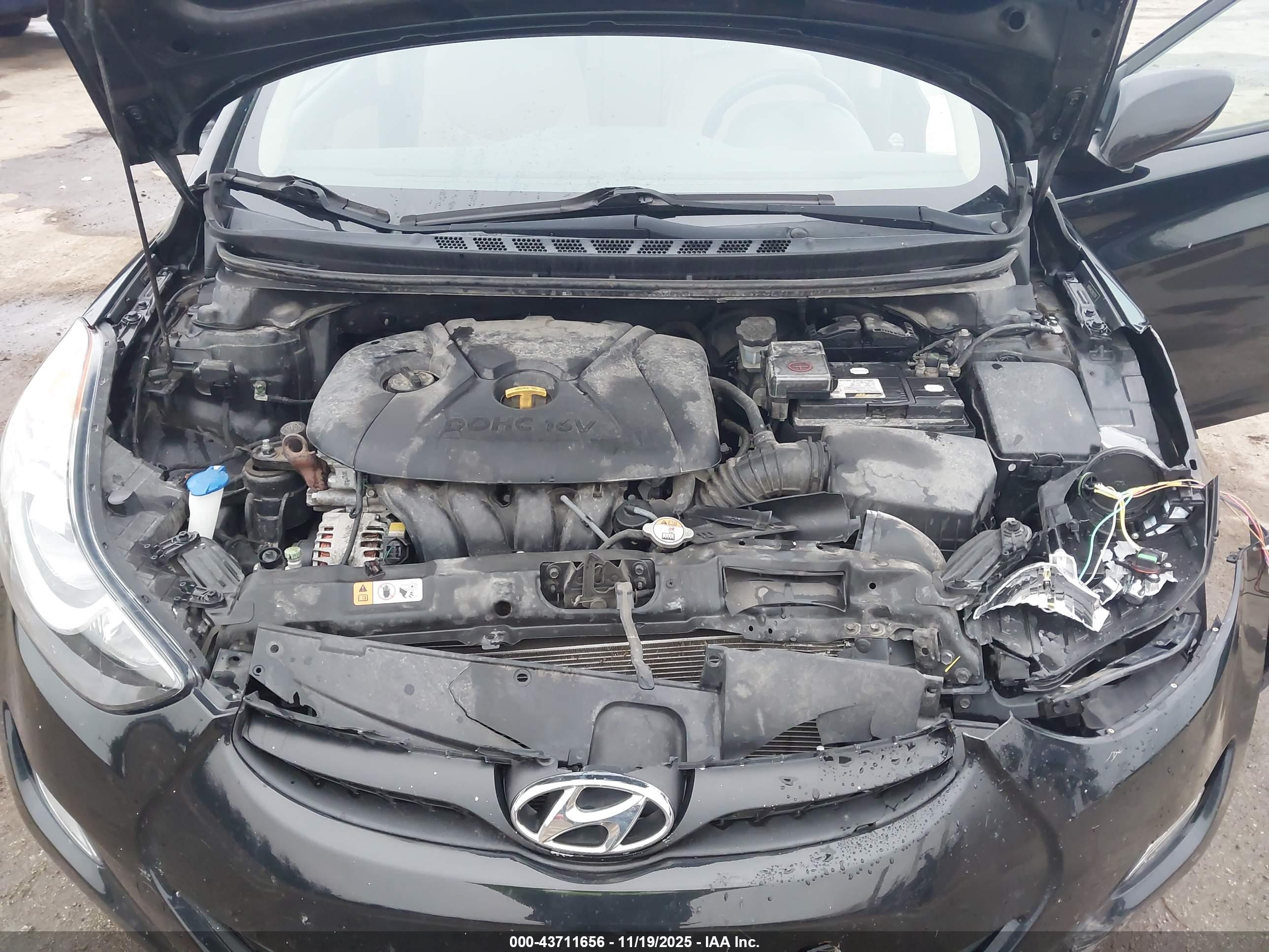 HYUNDAI ELANTRA image 10