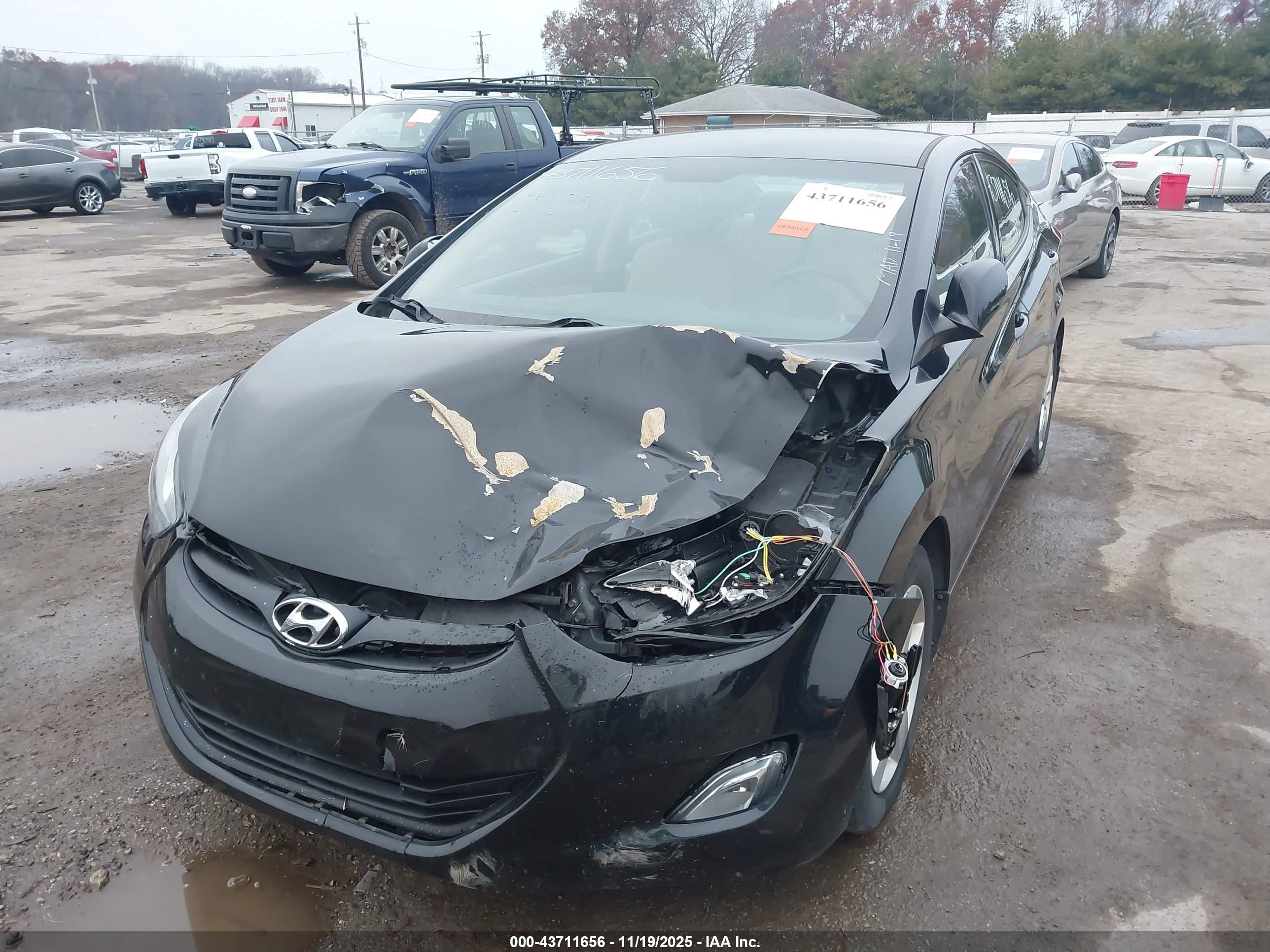 HYUNDAI ELANTRA image 6