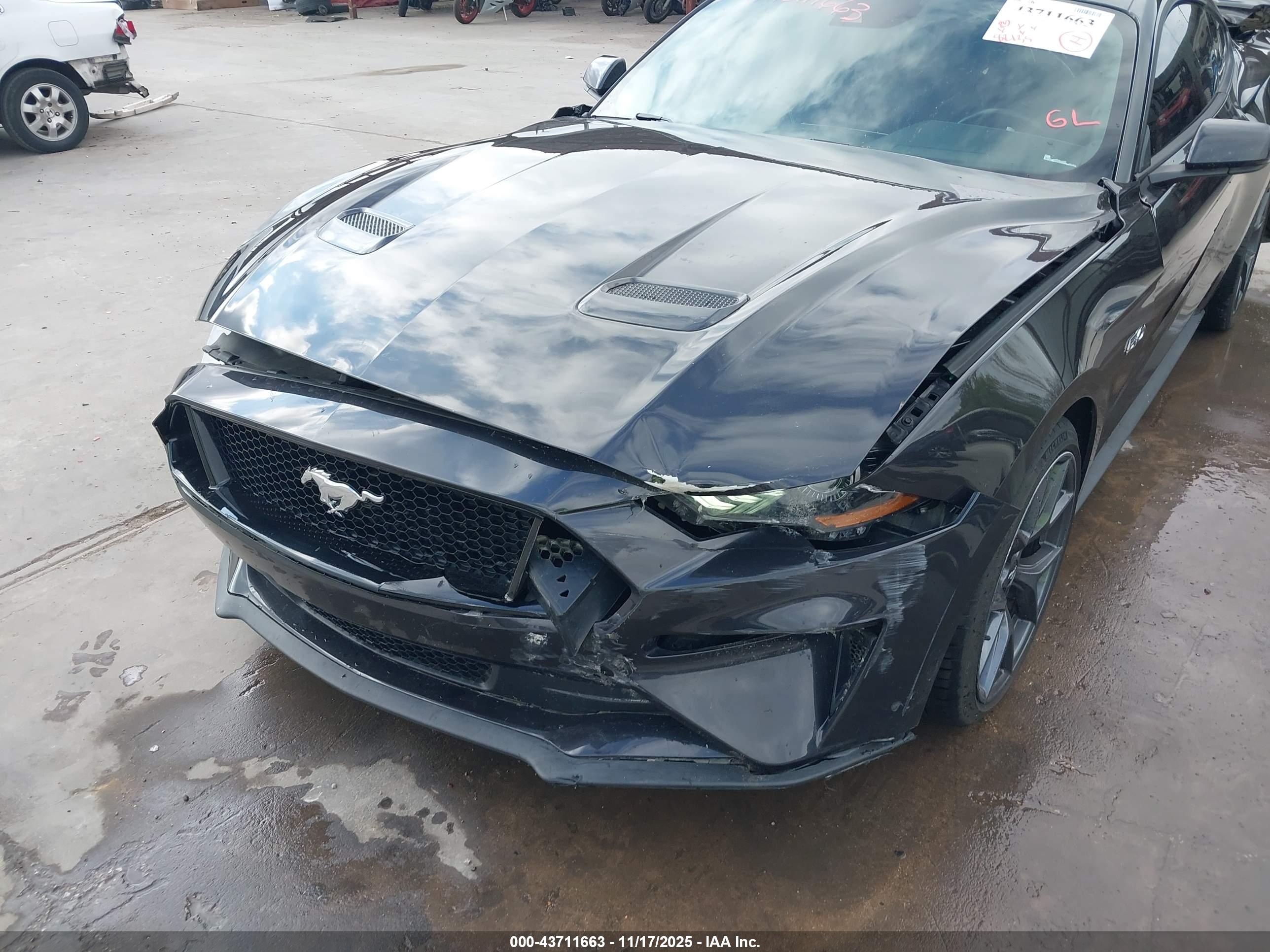 FORD MUSTANG image 6