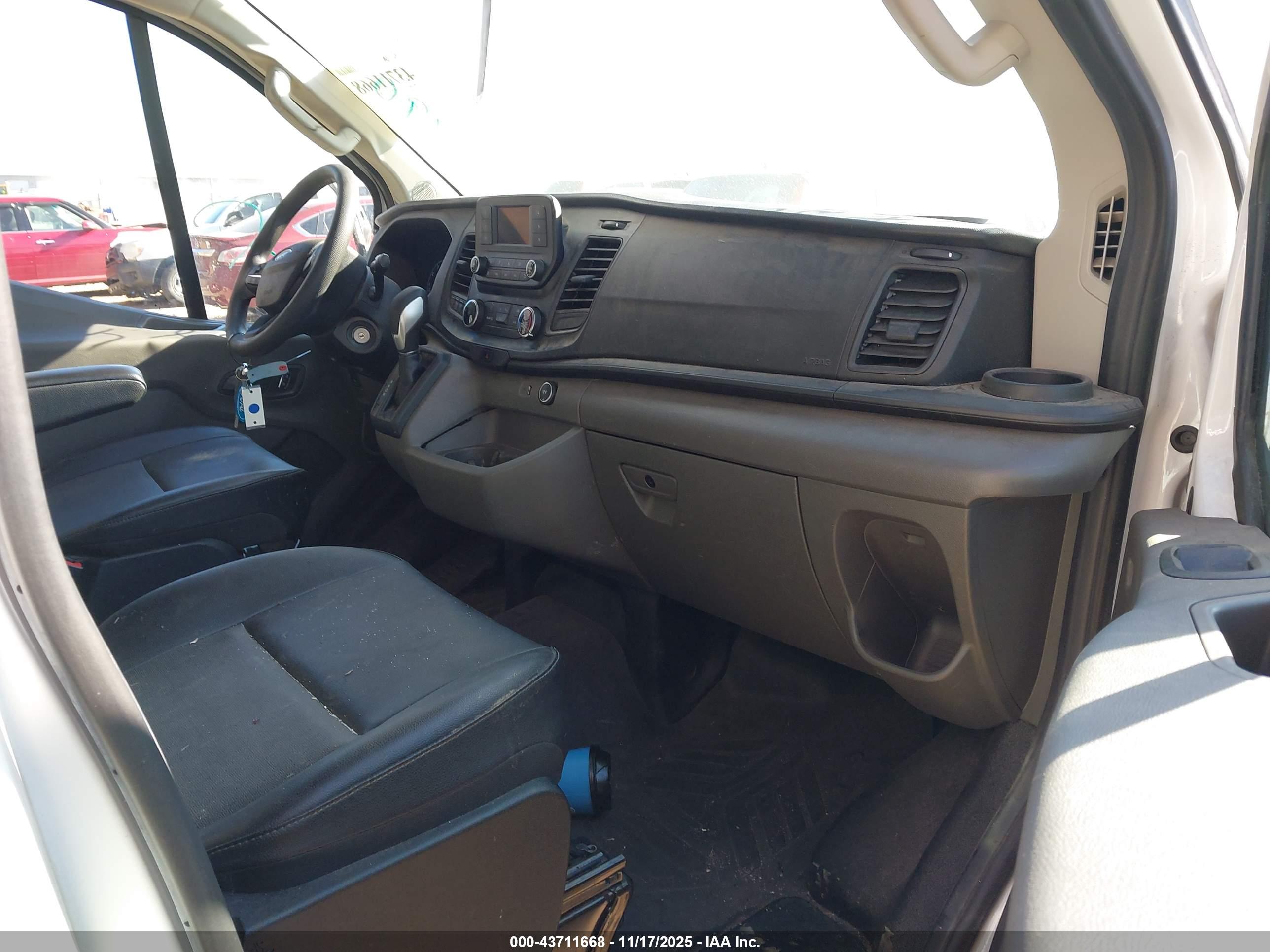 FORD TRANSIT-150 image 5