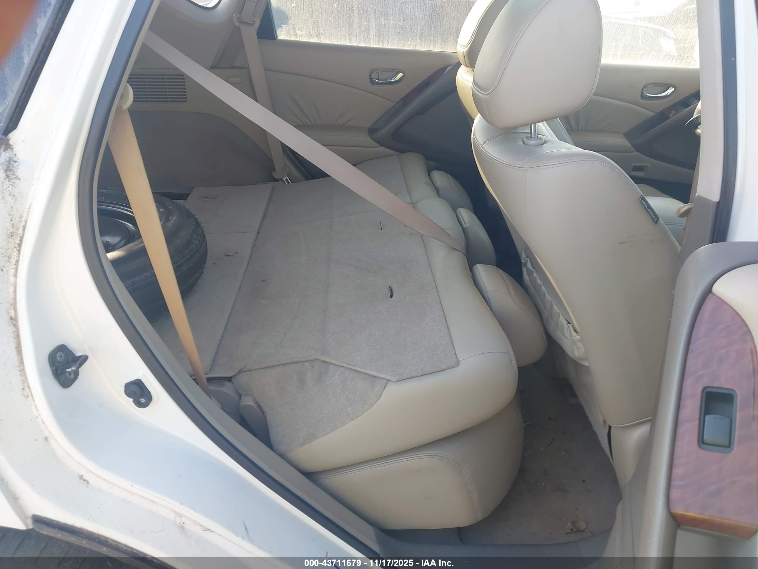 NISSAN MURANO image 8