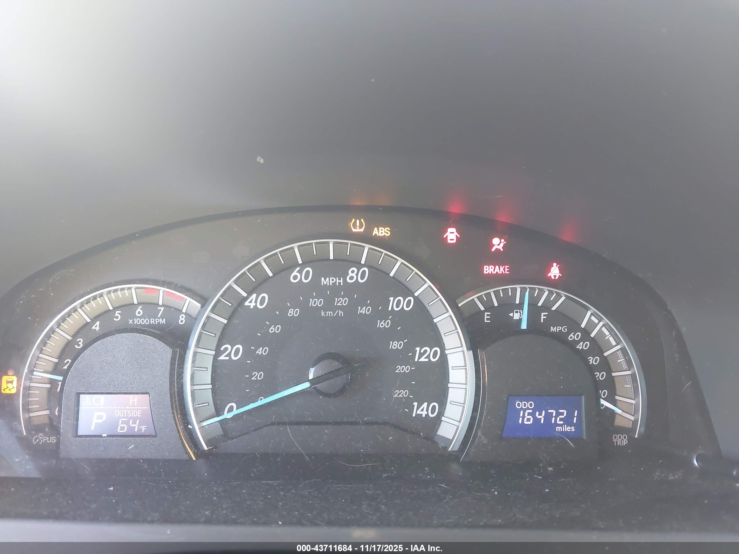 TOYOTA CAMRY image 7