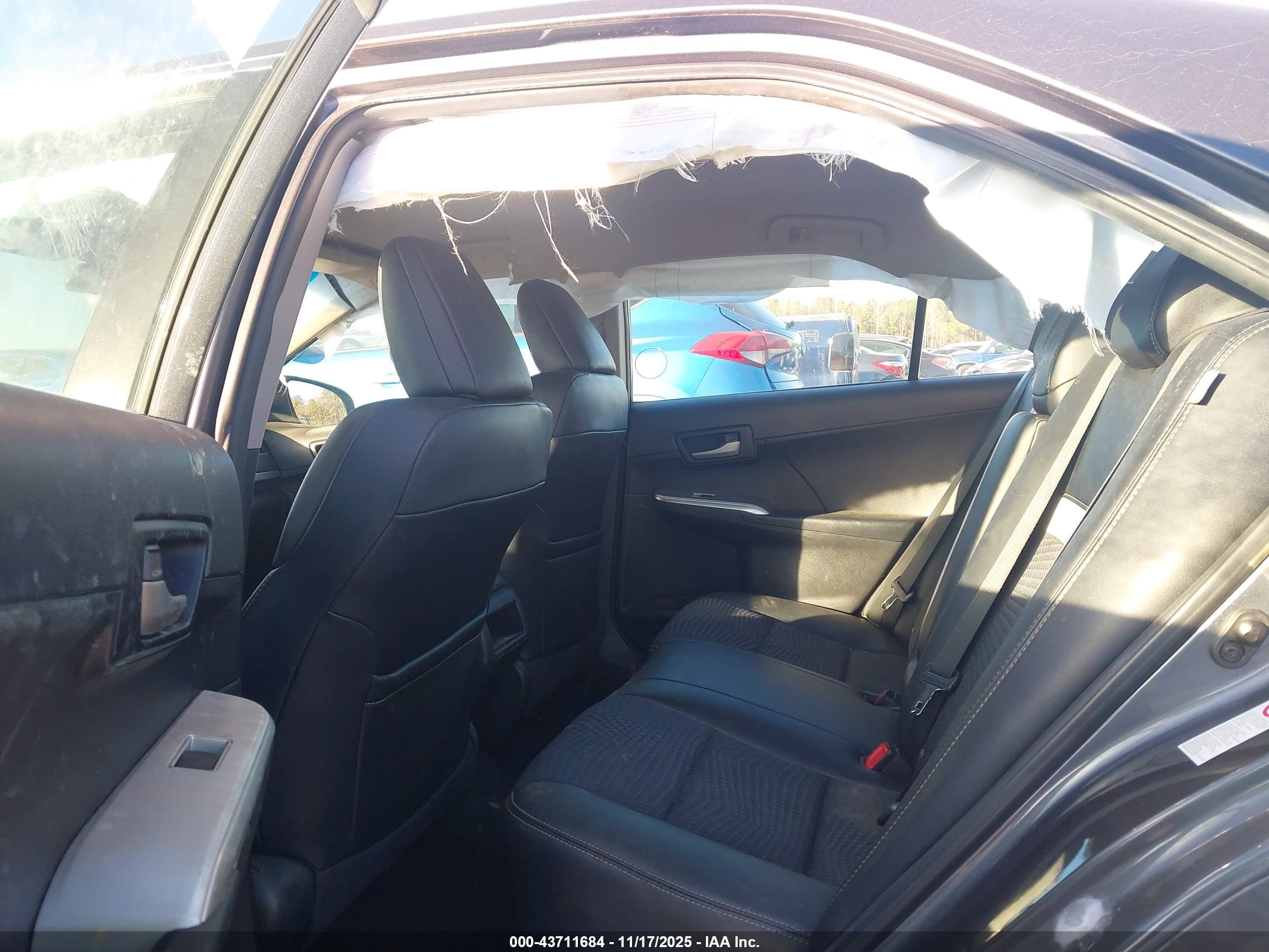 TOYOTA CAMRY image 8